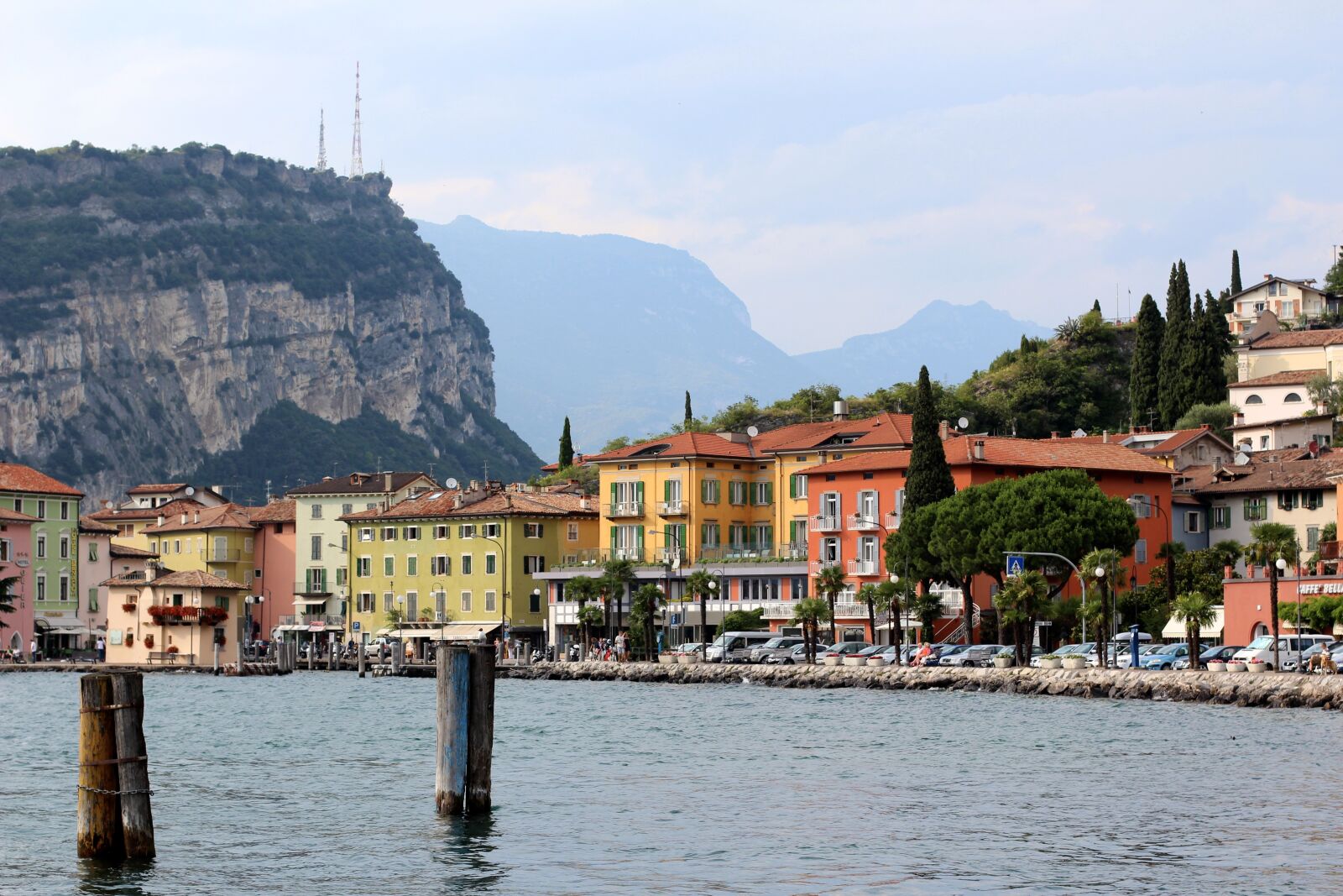 Canon EOS 600D (Rebel EOS T3i / EOS Kiss X5) + Canon EF 50mm F1.4 USM sample photo. Italy, garda, torbole photography