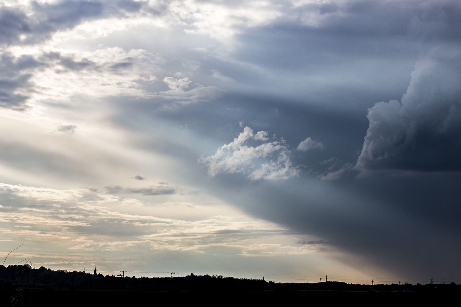 Canon EOS 550D (EOS Rebel T2i / EOS Kiss X4) sample photo. Overcast, storm, cloud photography