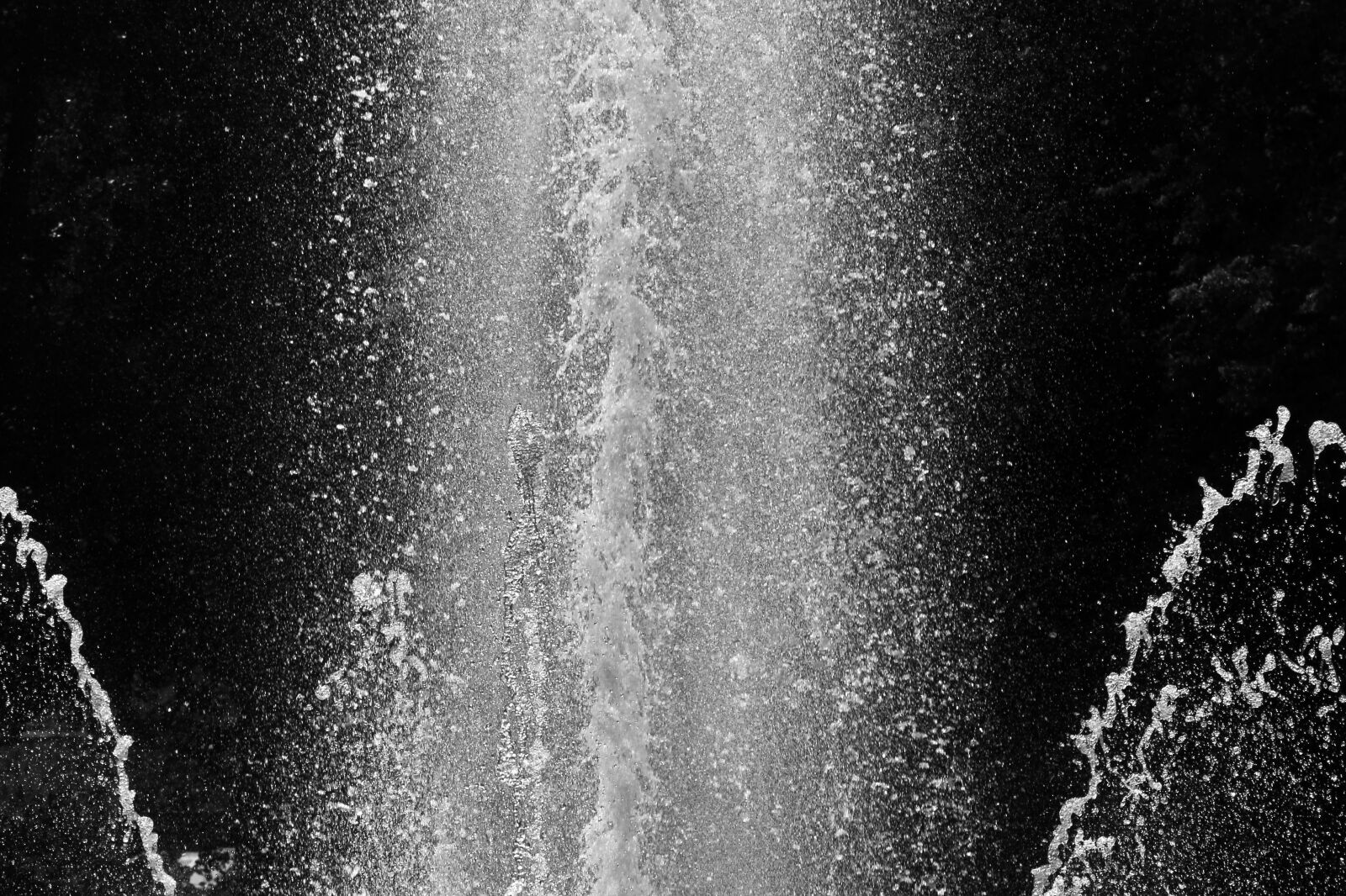 Canon EOS 1100D (EOS Rebel T3 / EOS Kiss X50) sample photo. Fountain, water, water fountain photography