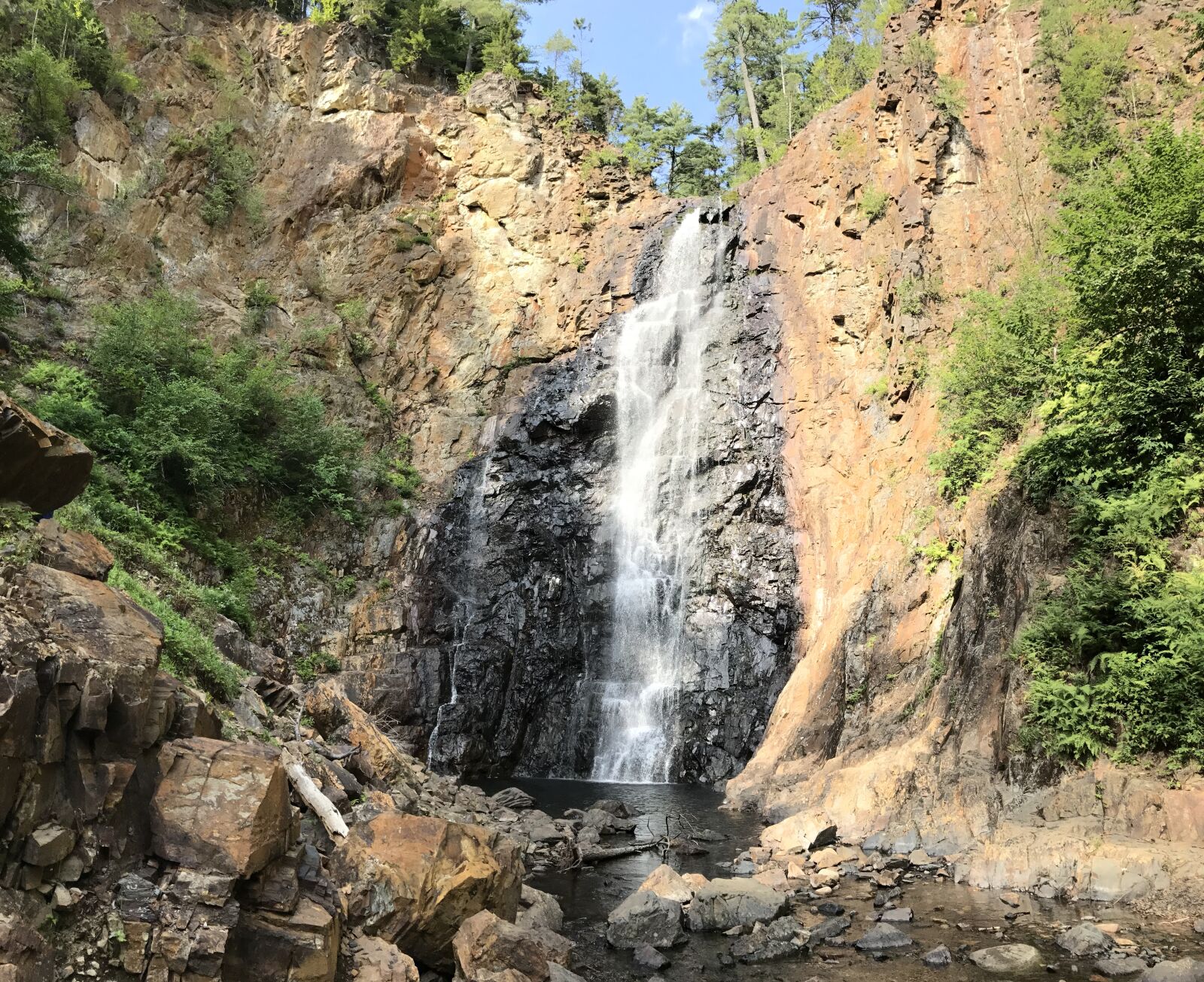 iPhone 7 back camera 3.99mm f/1.8 sample photo. Canada, waterfall, water photography