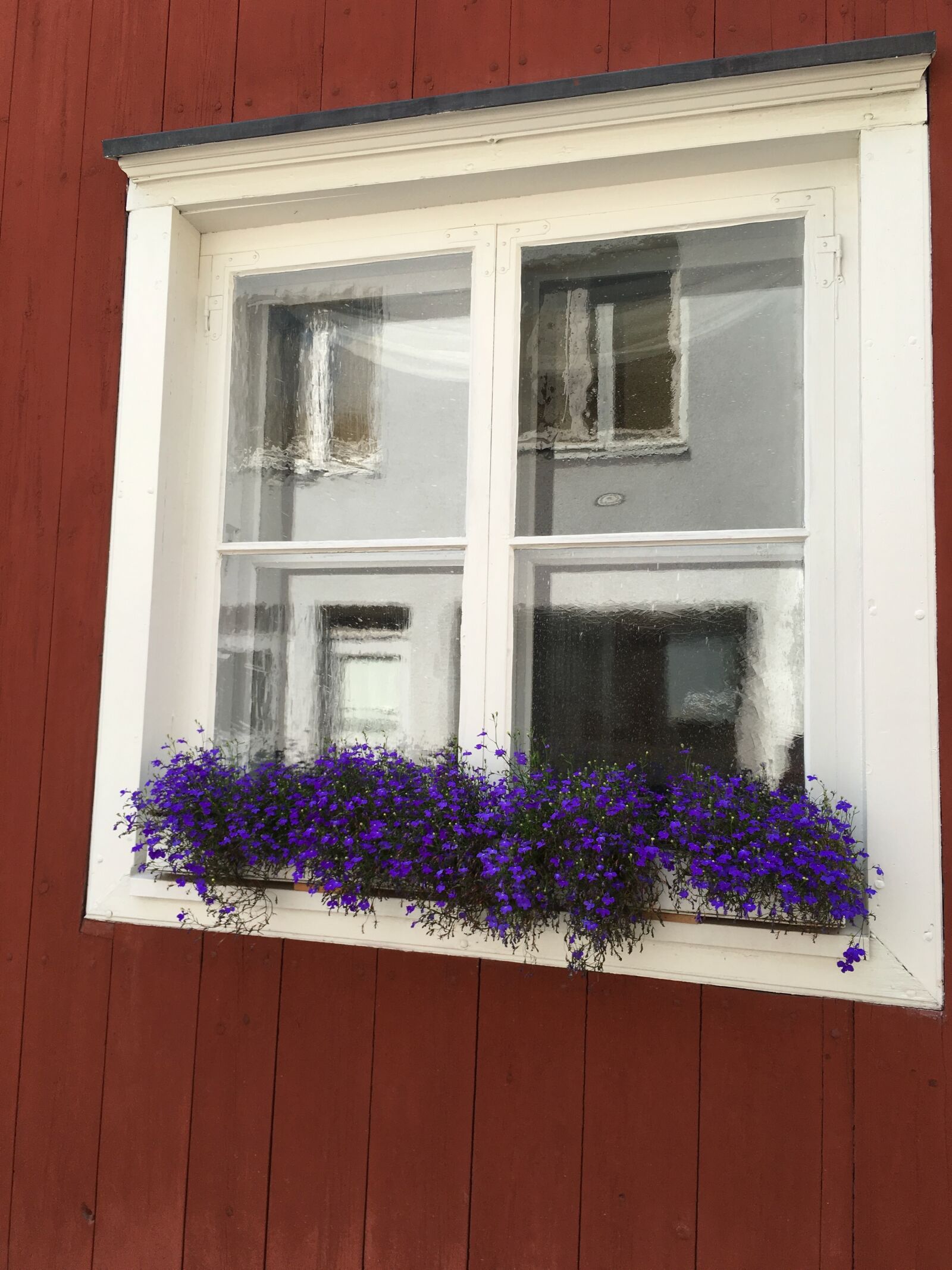 Apple iPhone 6s Plus sample photo. Finland, window, old photography