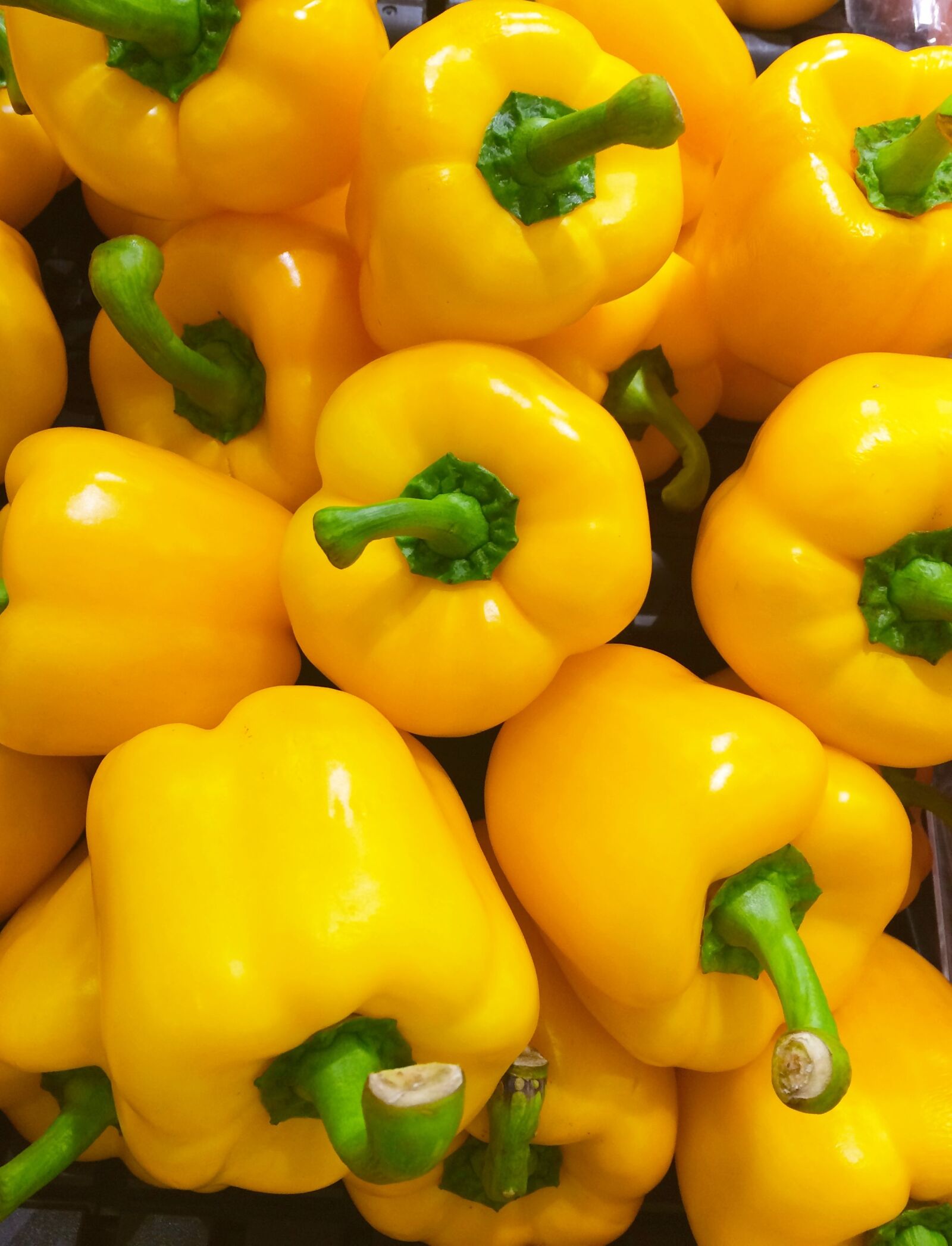 iPhone 5s back camera 4.15mm f/2.2 sample photo. Paprika, yellow, huang photography