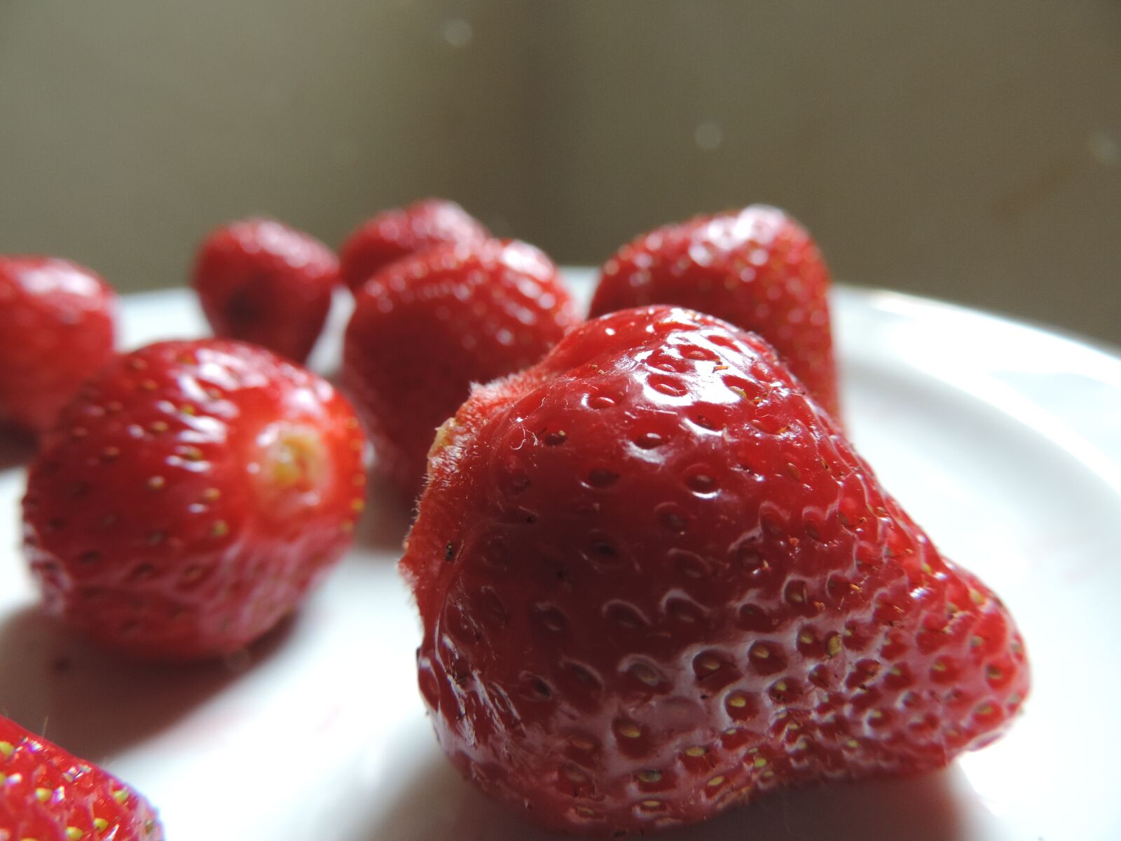 Nikon Coolpix P520 sample photo. Strawberry, fruit, food photography