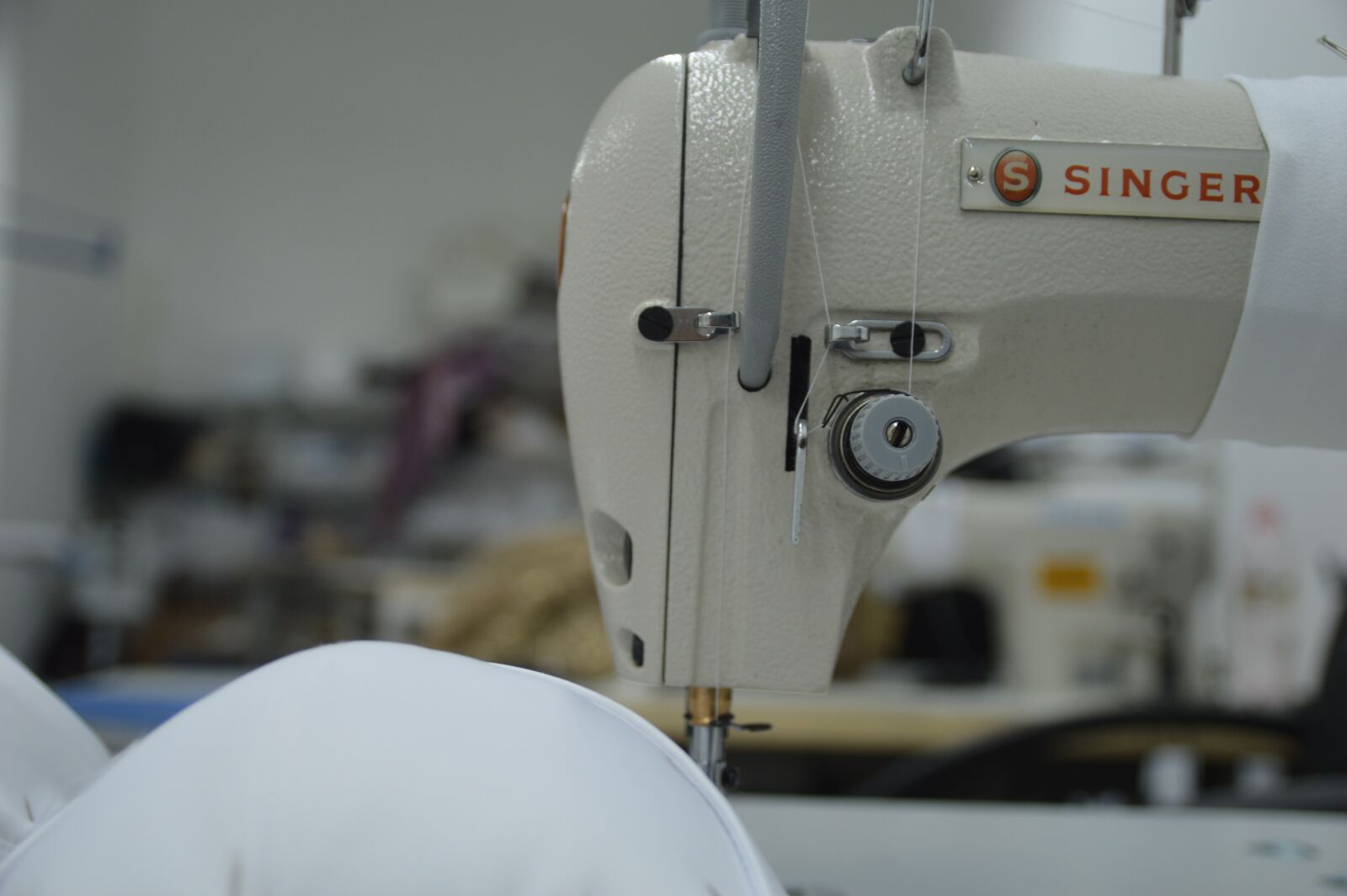 Nikon D3200 sample photo. Sawing machine, singer, hot photography