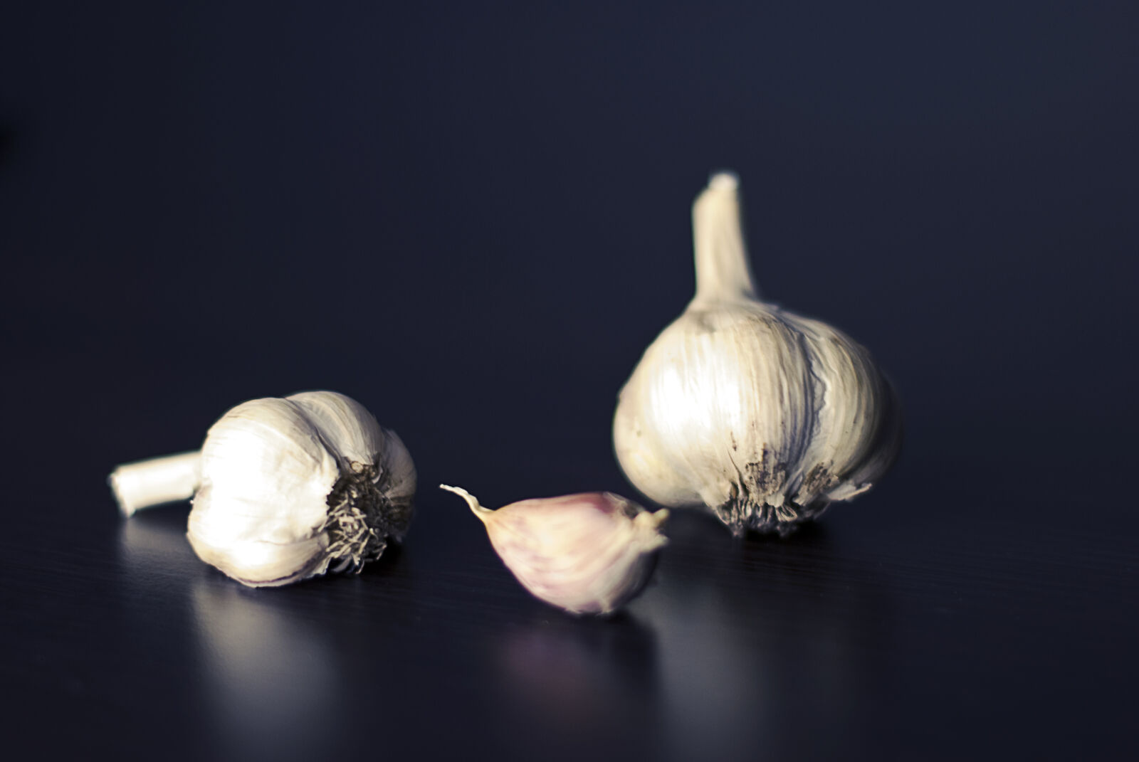 Nikon D60 sample photo. Garlic photography