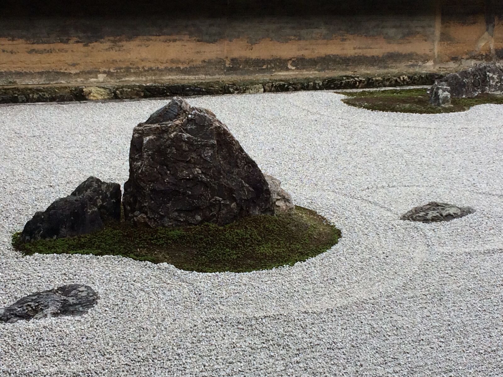 iPhone 5s back camera 4.15mm f/2.2 sample photo. Kyoto, jardín, piedra photography