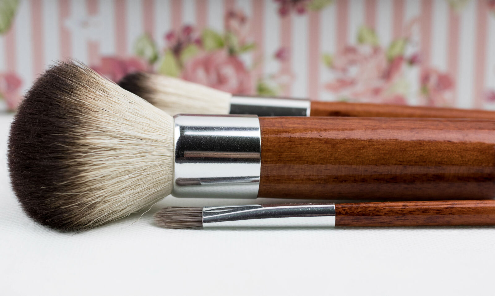 Canon EOS 80D sample photo. Brown, makeup, brushes photography