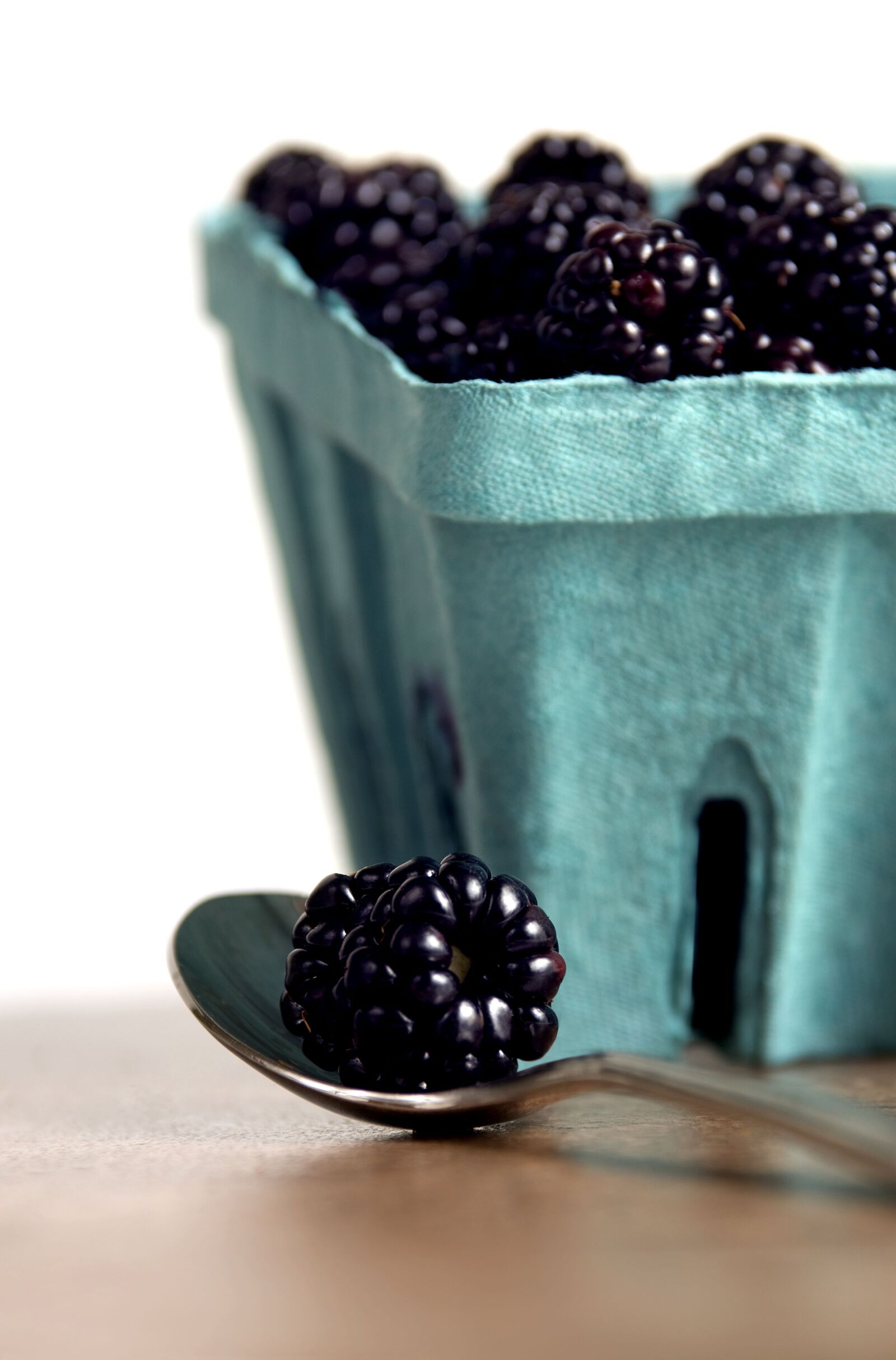 Nikon D300 sample photo. Blackberries, front, teaspoon, holding photography