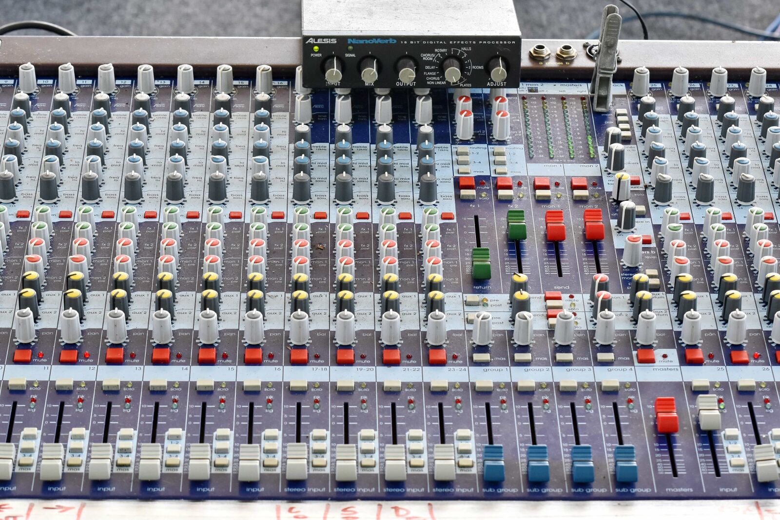 Nikon D5500 sample photo. Stereo, amplifier, switch, intensity photography