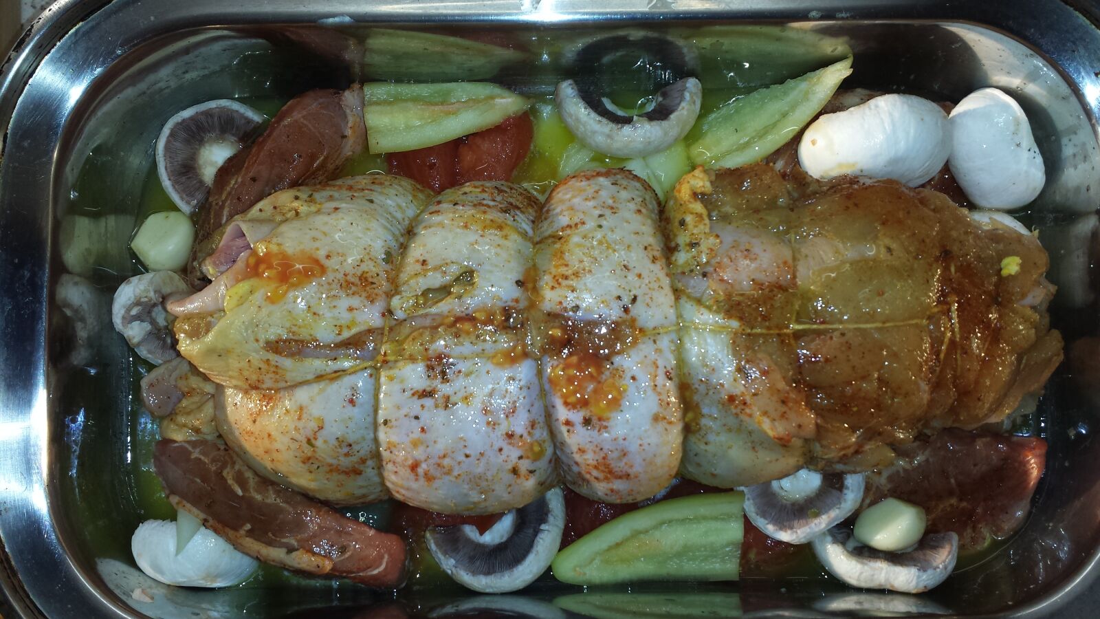 Samsung Galaxy S4 sample photo. Meat, roll, food photography