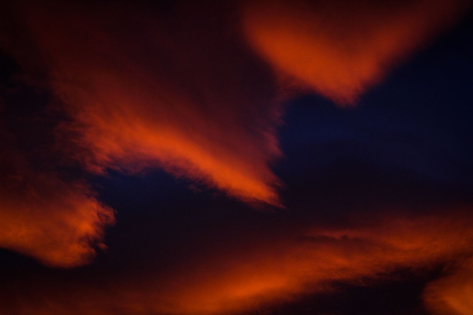 Canon EOS 100D (EOS Rebel SL1 / EOS Kiss X7) sample photo. Sunset, clouds, cloud photography