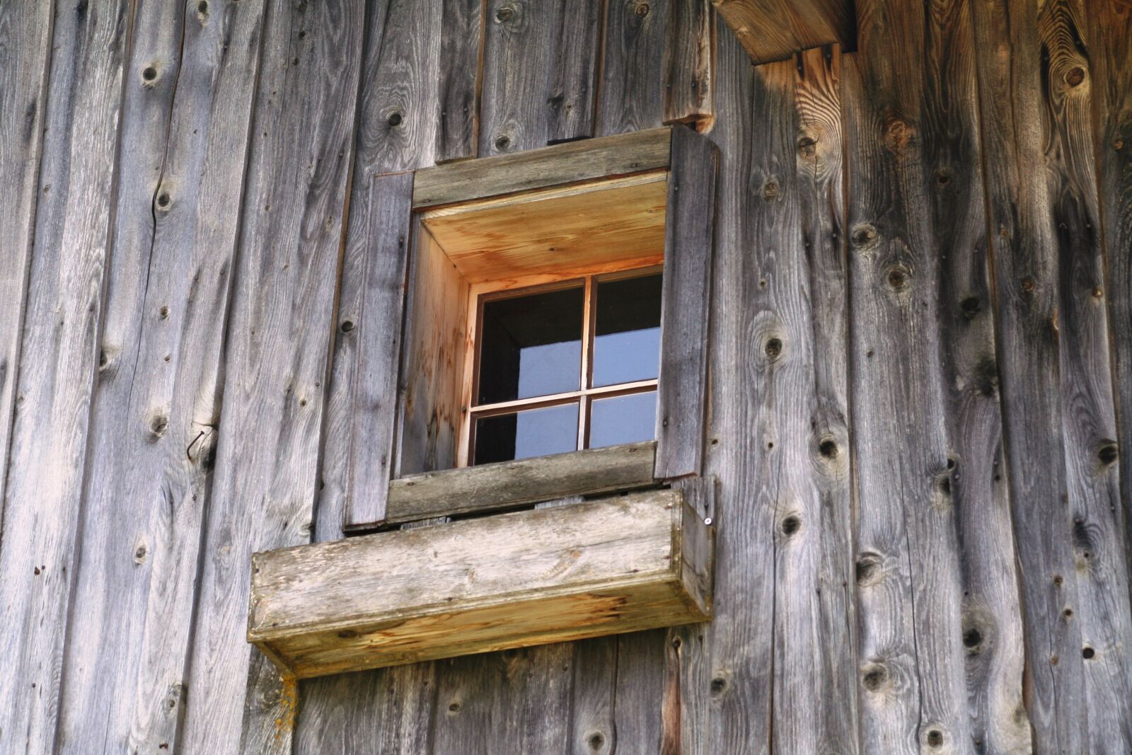 Canon EOS 350D (EOS Digital Rebel XT / EOS Kiss Digital N) sample photo. Window, alpine hut, wood photography