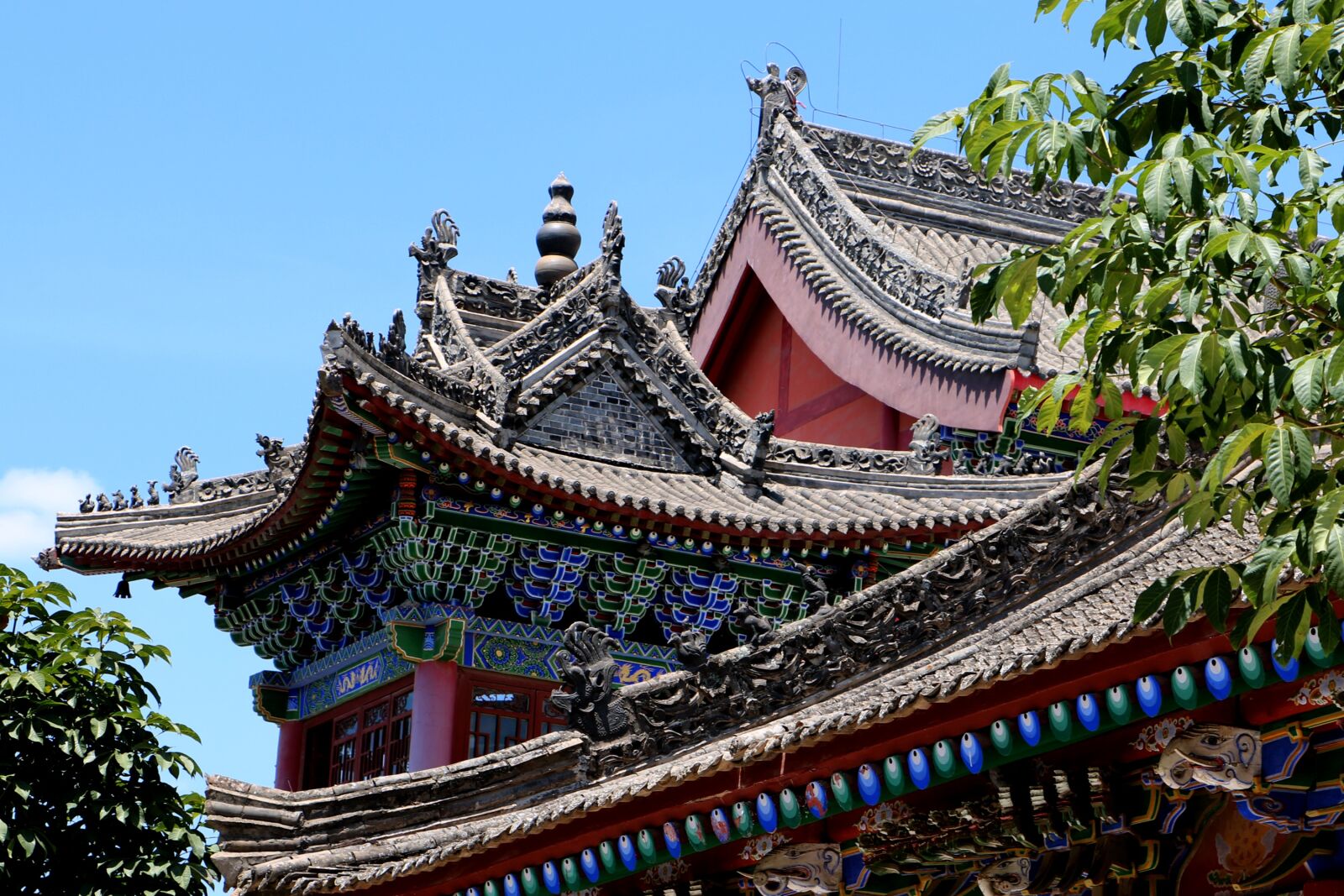 Canon EOS 750D (EOS Rebel T6i / EOS Kiss X8i) sample photo. China, moxie, iskcon temple photography