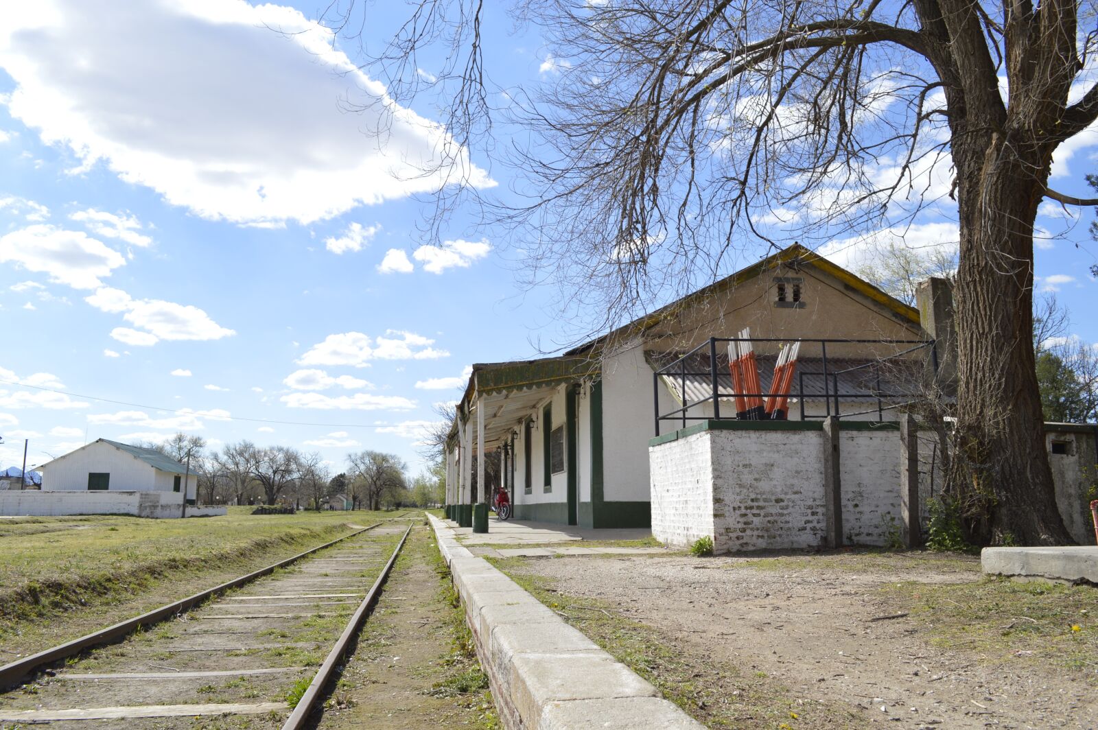 Nikon D3200 sample photo. Train station, the decision photography