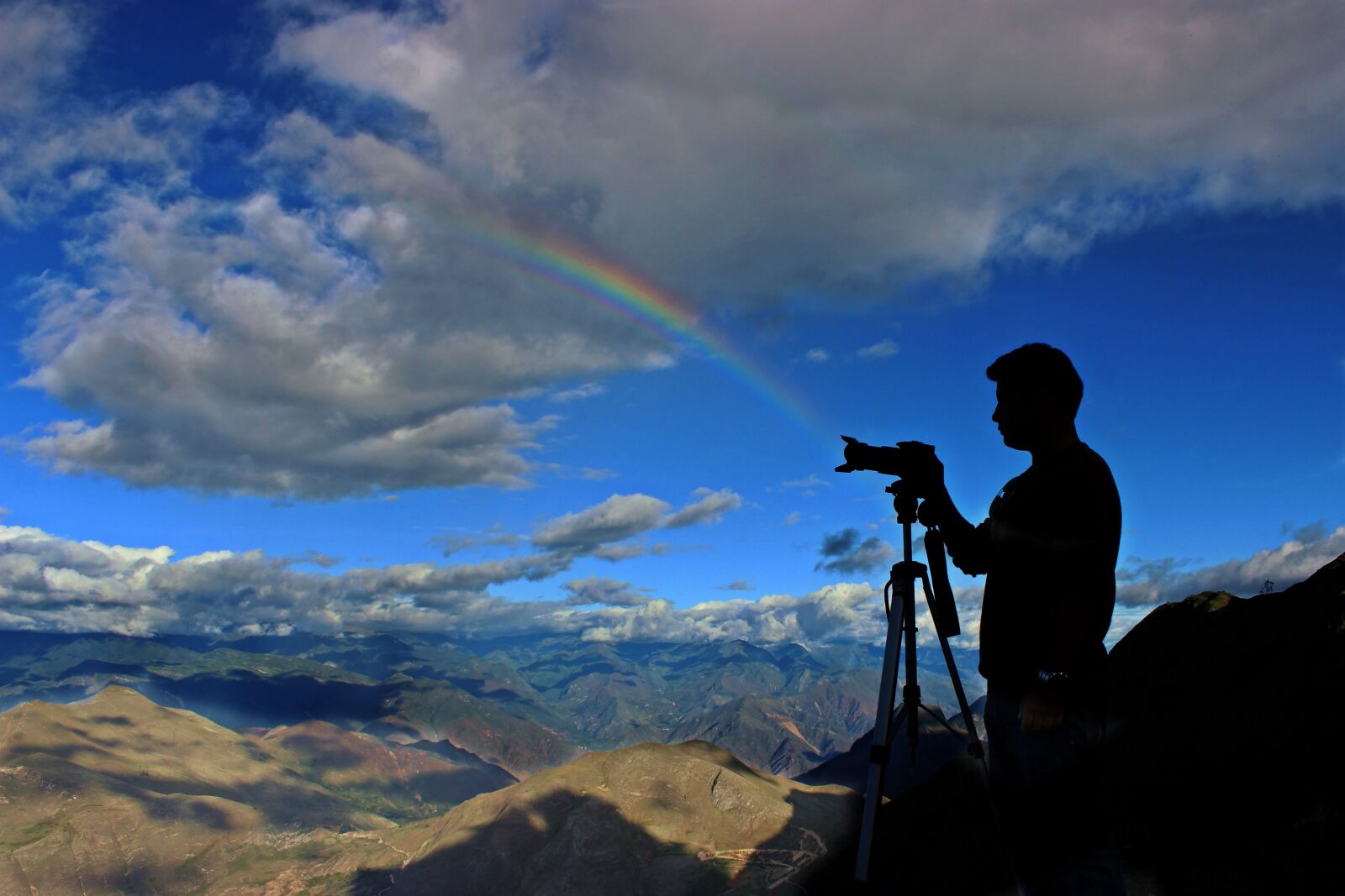 Canon EOS 600D (Rebel EOS T3i / EOS Kiss X5) sample photo. Camera, clouds, mountain range photography