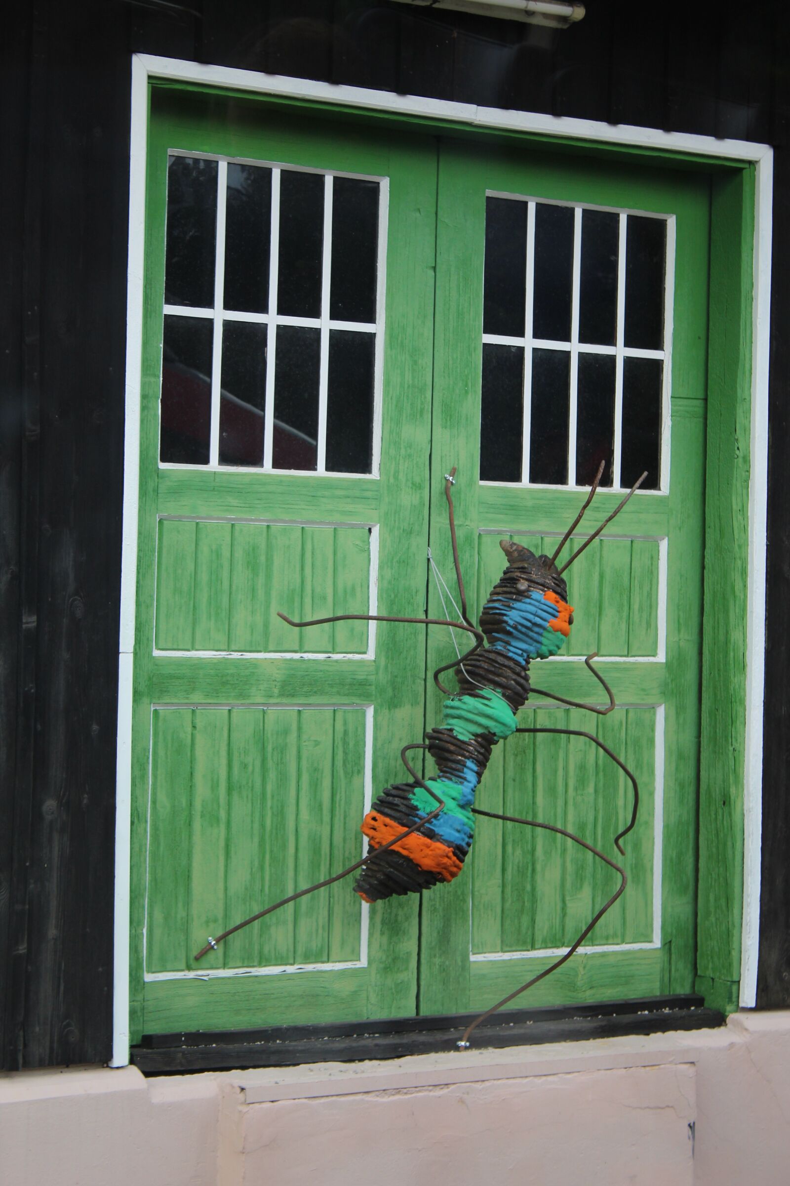 Canon EOS 1300D (EOS Rebel T6 / EOS Kiss X80) sample photo. Ant, door, innsbruck photography