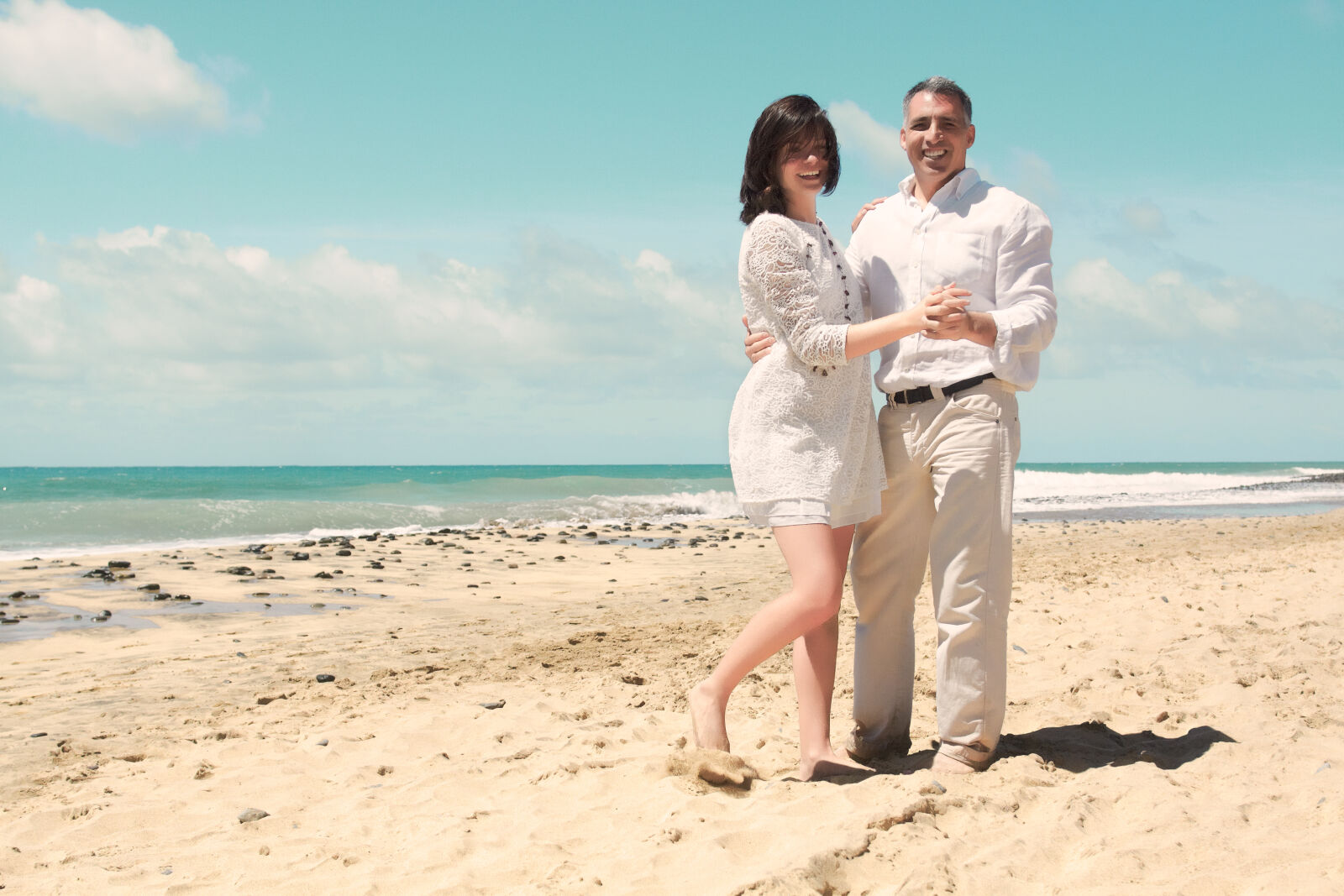 Canon EOS 50D sample photo. Adult, affectionate, alcohol, beach photography