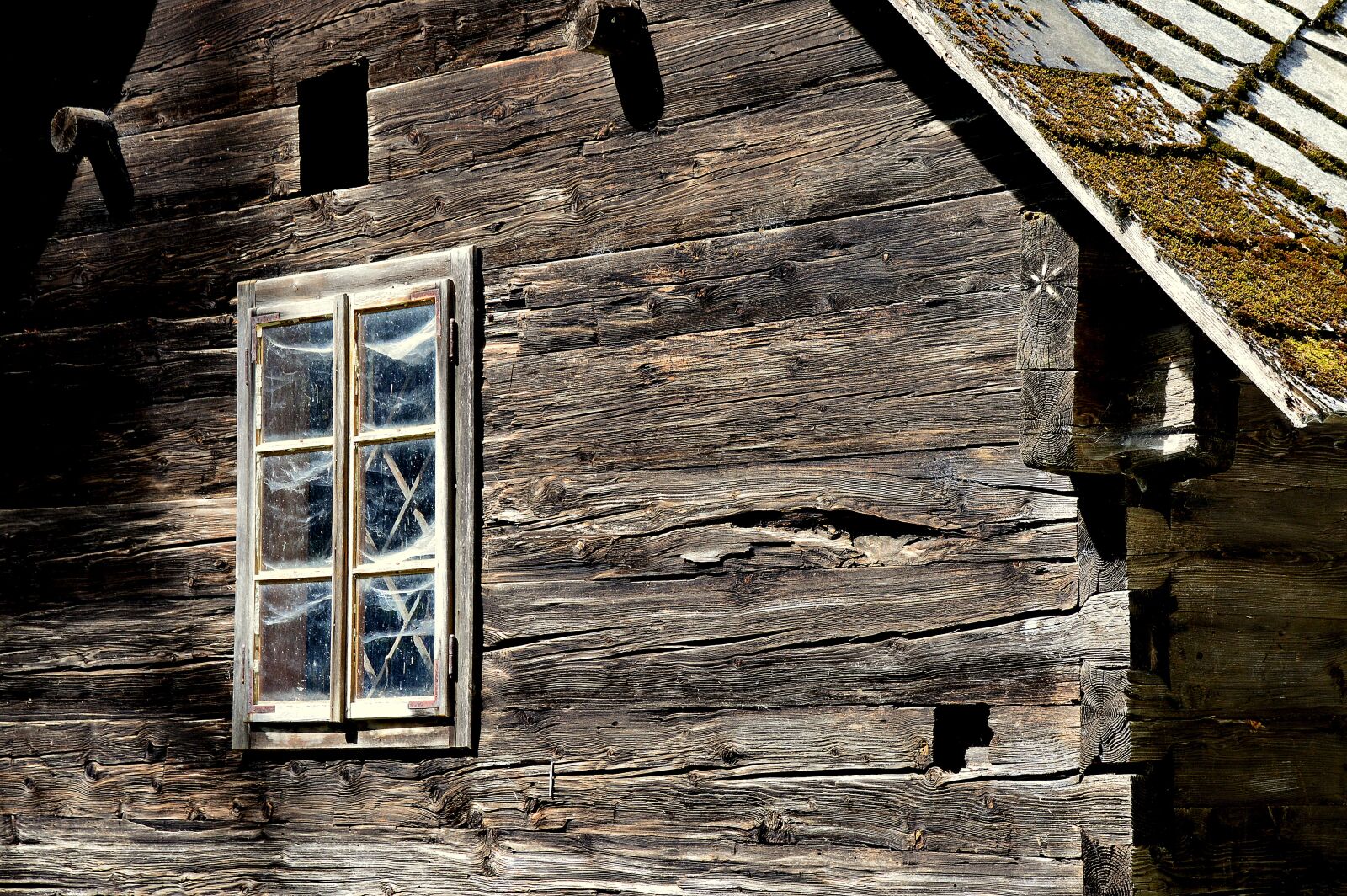 Nikon D3200 sample photo. Old house, house, window photography