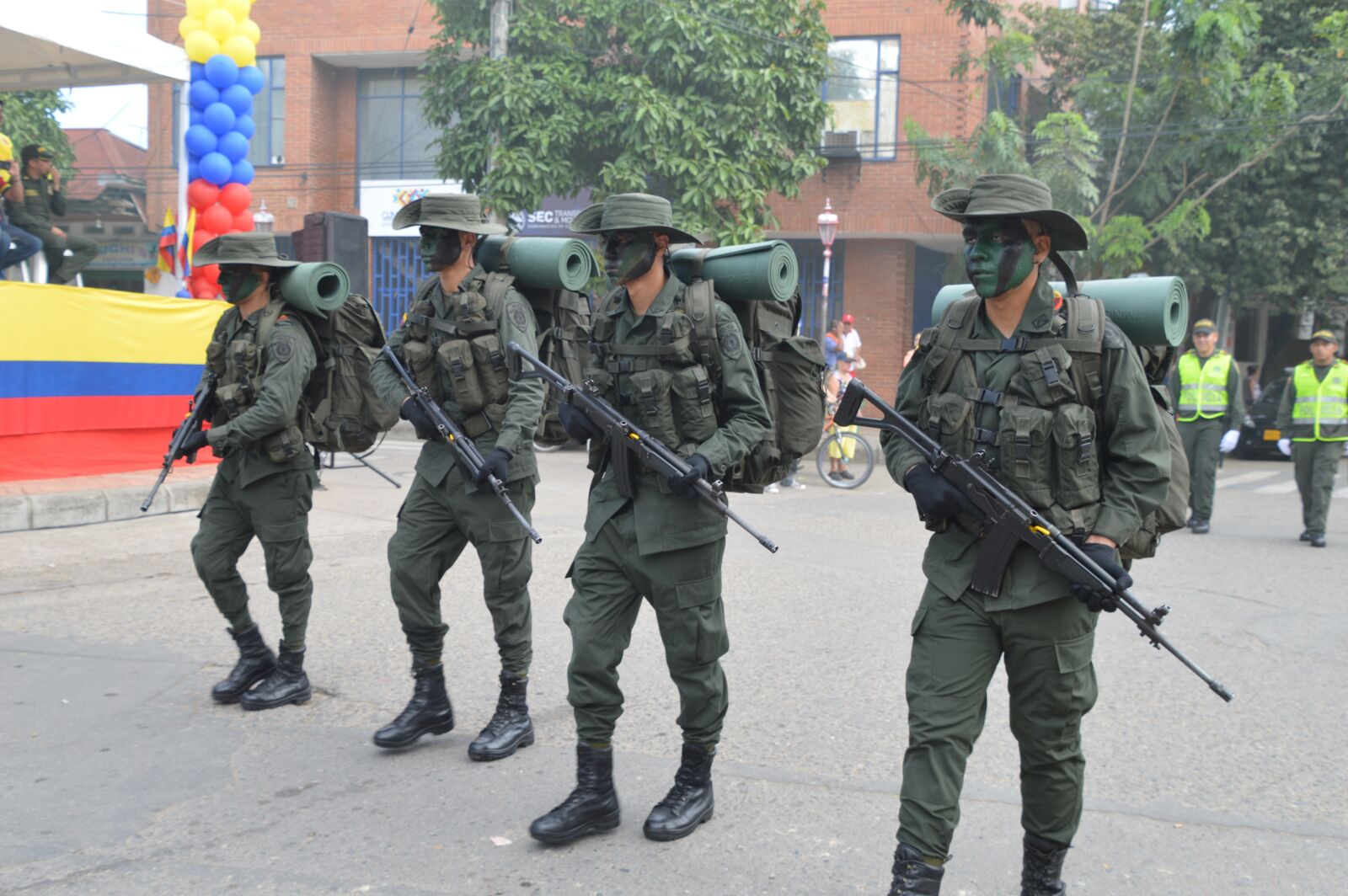 Nikon D3200 sample photo. Police, camouflaged, 20dejulio photography