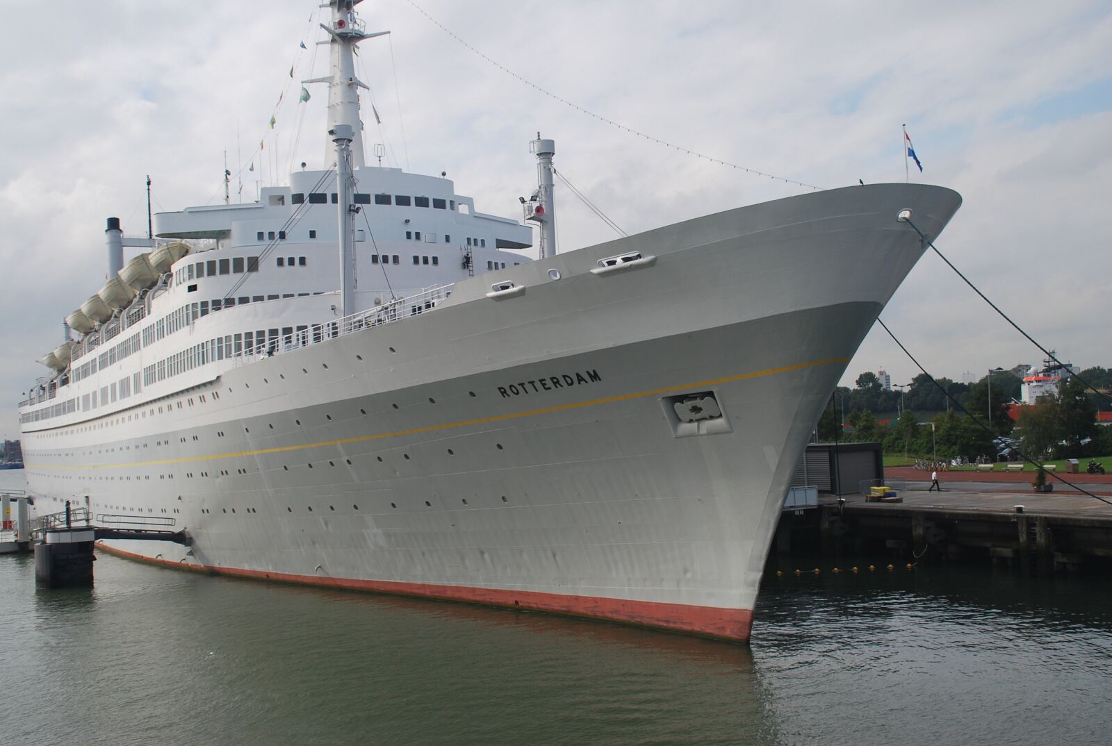 Nikon D60 sample photo. Rotterdam, port, ships photography