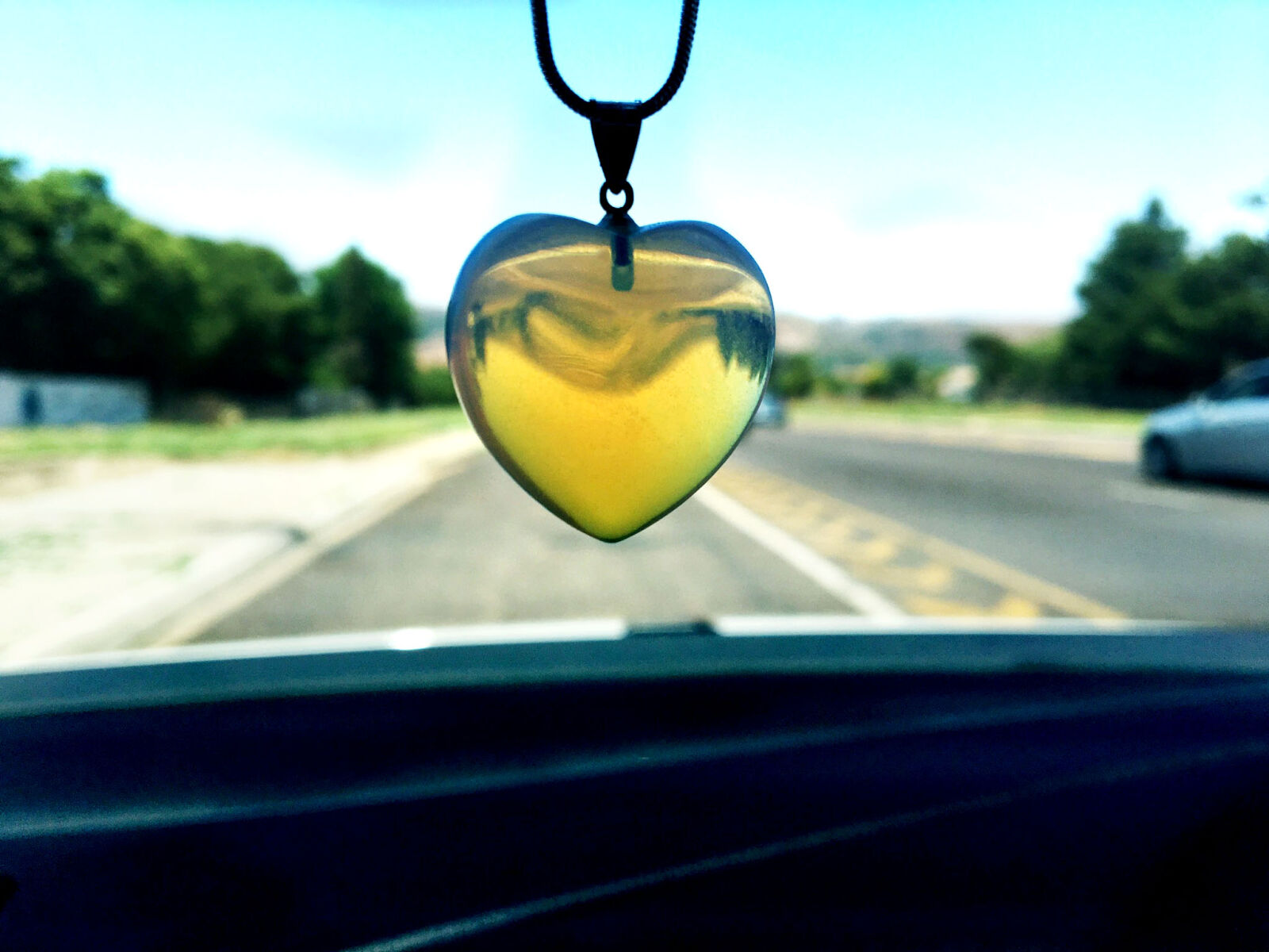 Apple iPhone 6s sample photo. Heart, pendant photography