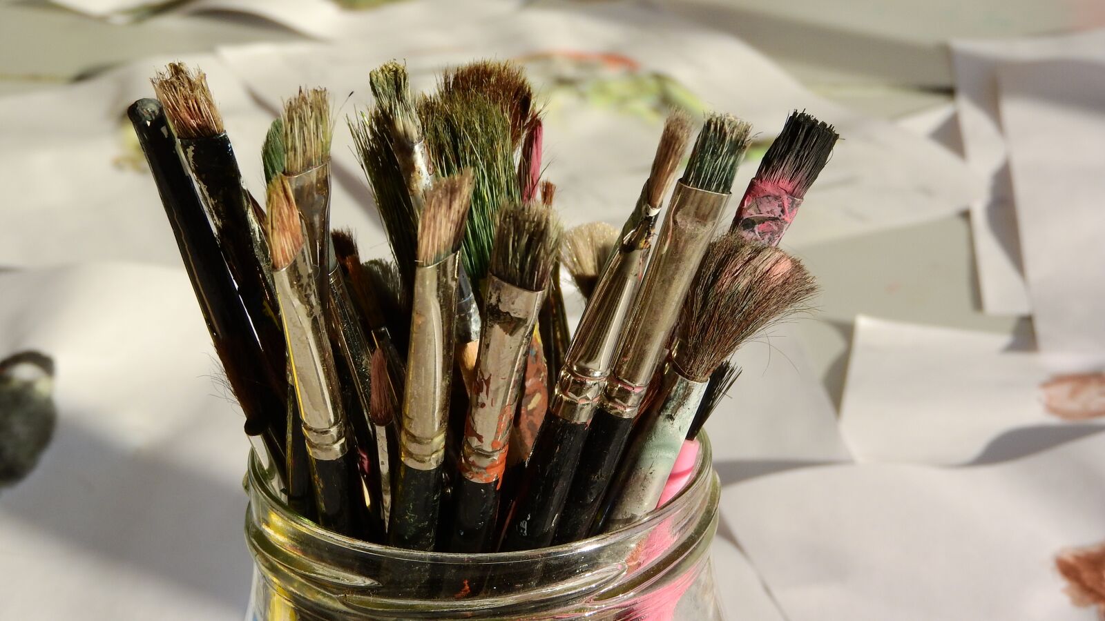Nikon Coolpix P610 sample photo. Brush, art education, painting photography