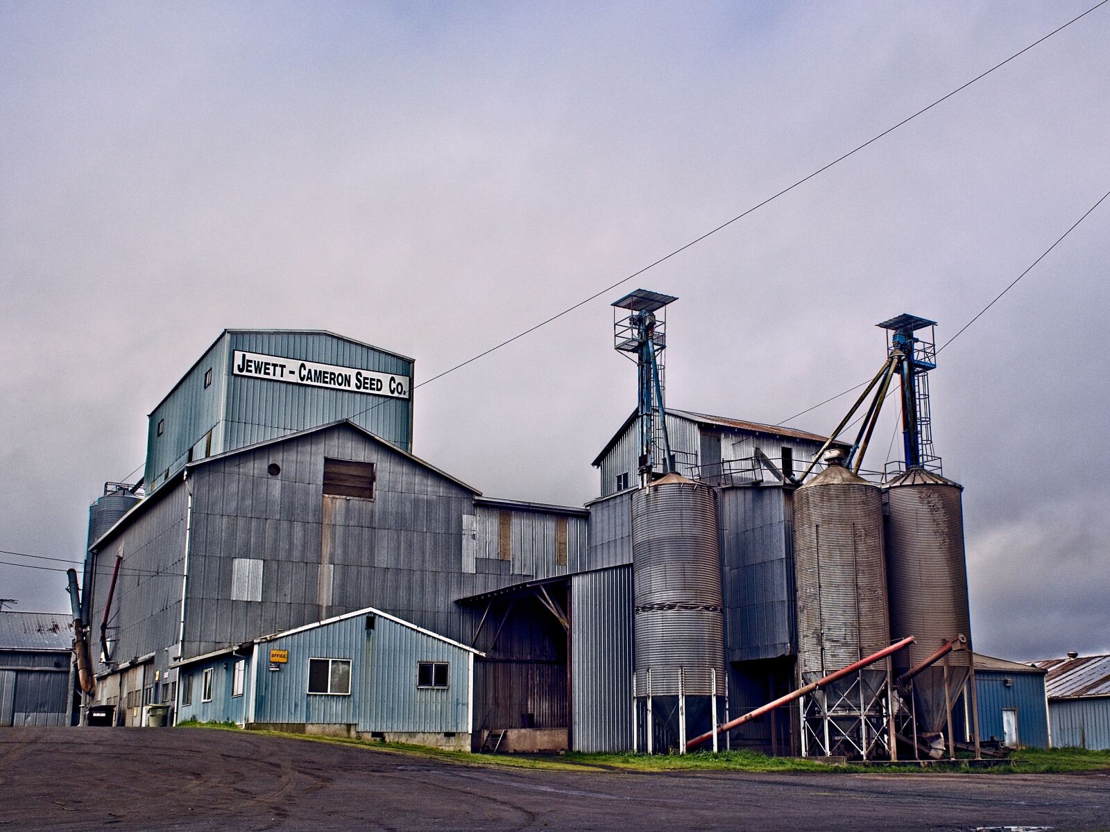 Olympus OM-D E-M1 sample photo. Buildings, architecture, silos photography