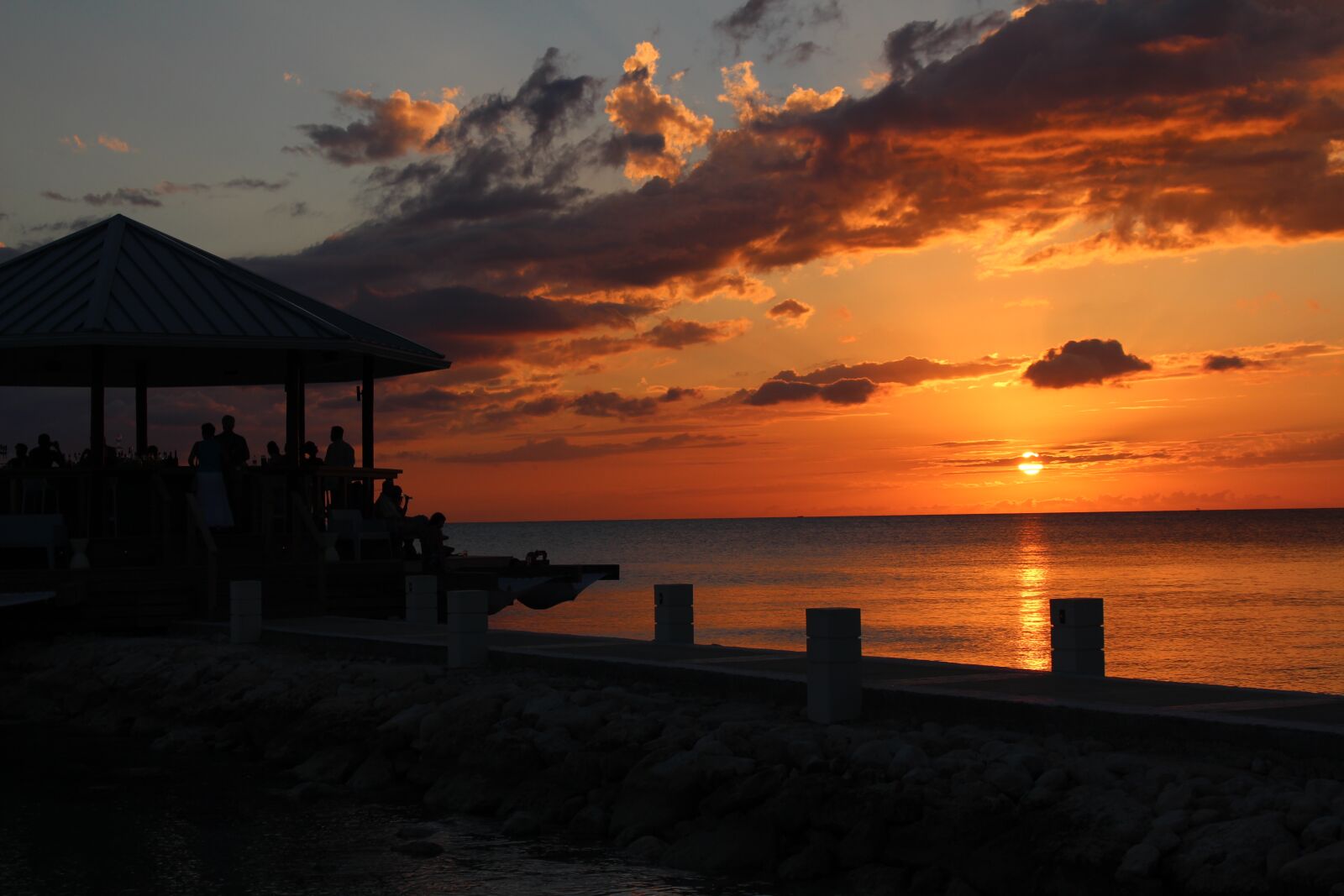 Canon EOS 700D (EOS Rebel T5i / EOS Kiss X7i) sample photo. Clouds, sea, sun, sunset photography