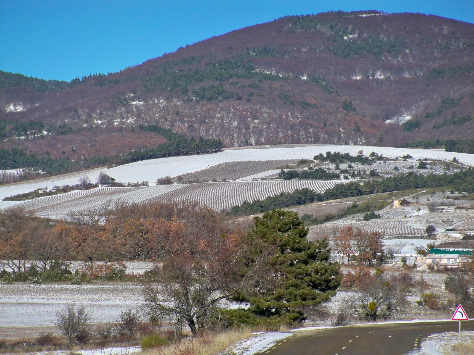 Kodak EASYSHARE Z950 DIGITAL CAMERA sample photo. France, landscape, mountains photography