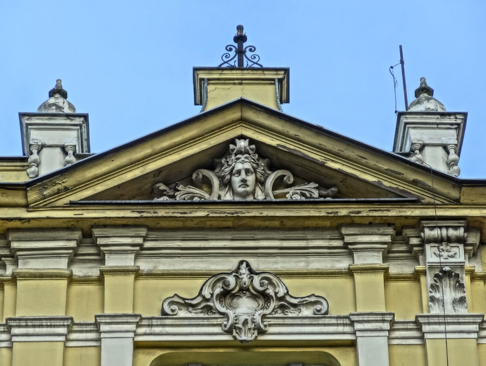 Sony Cyber-shot DSC-HX20V sample photo. Welniany rynek, bydgoszcz, tympanum photography