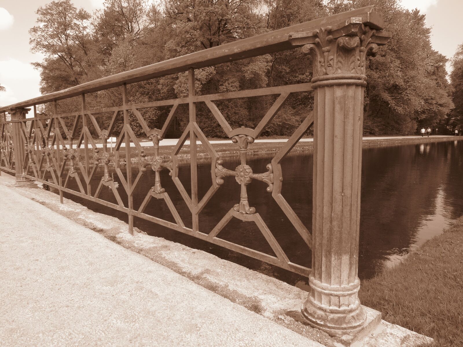 Canon PowerShot SX50 HS sample photo. Bridge, iron, grid photography