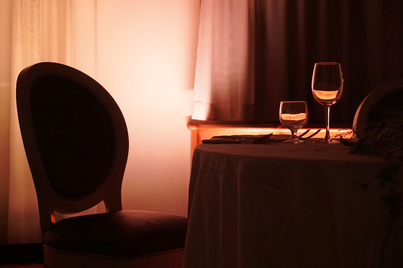 Sony E 16-50mm F3.5-5.6 PZ OSS sample photo. Formal wear, marriage, restaurant photography