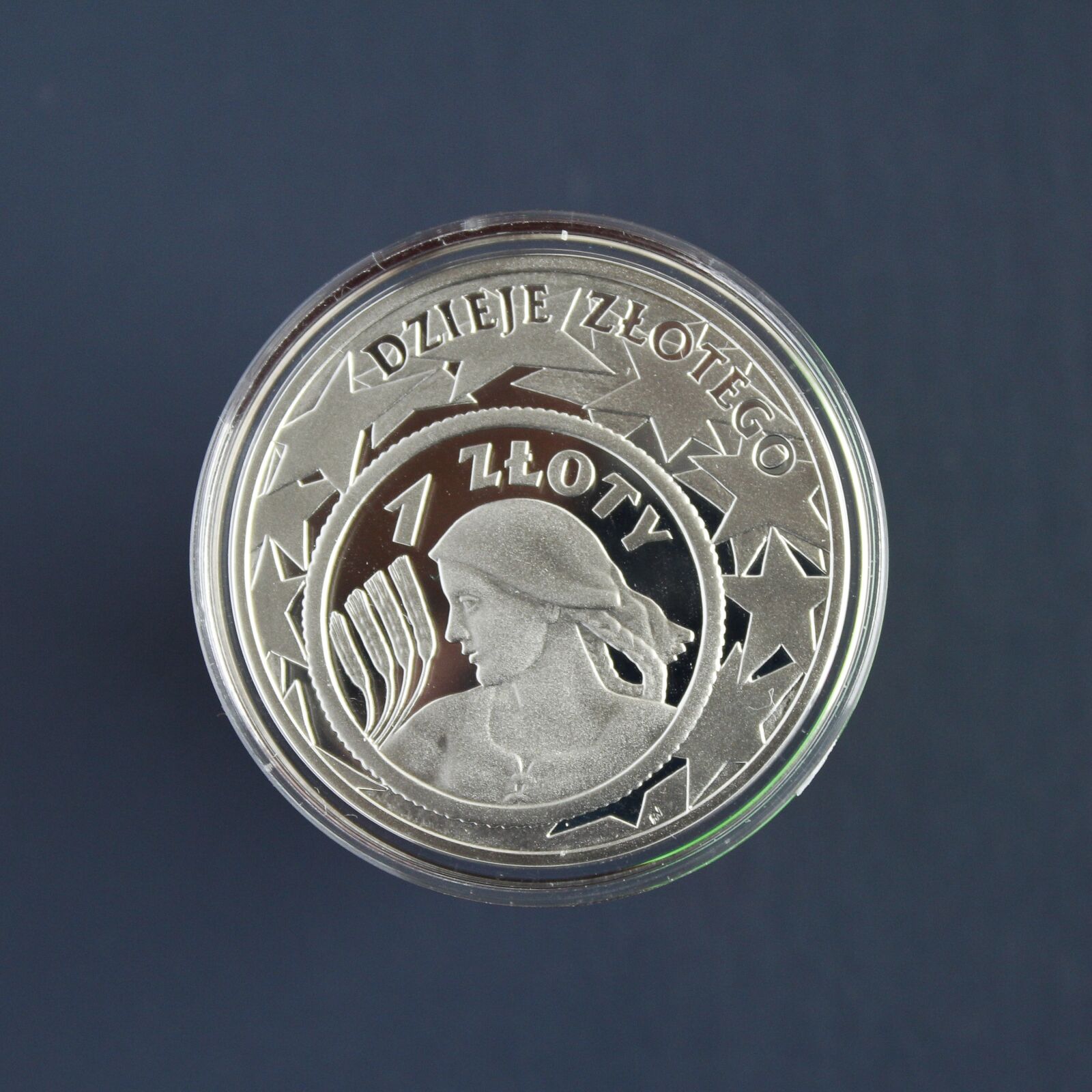Canon EOS 550D (EOS Rebel T2i / EOS Kiss X4) sample photo. Gold, coin, currency photography
