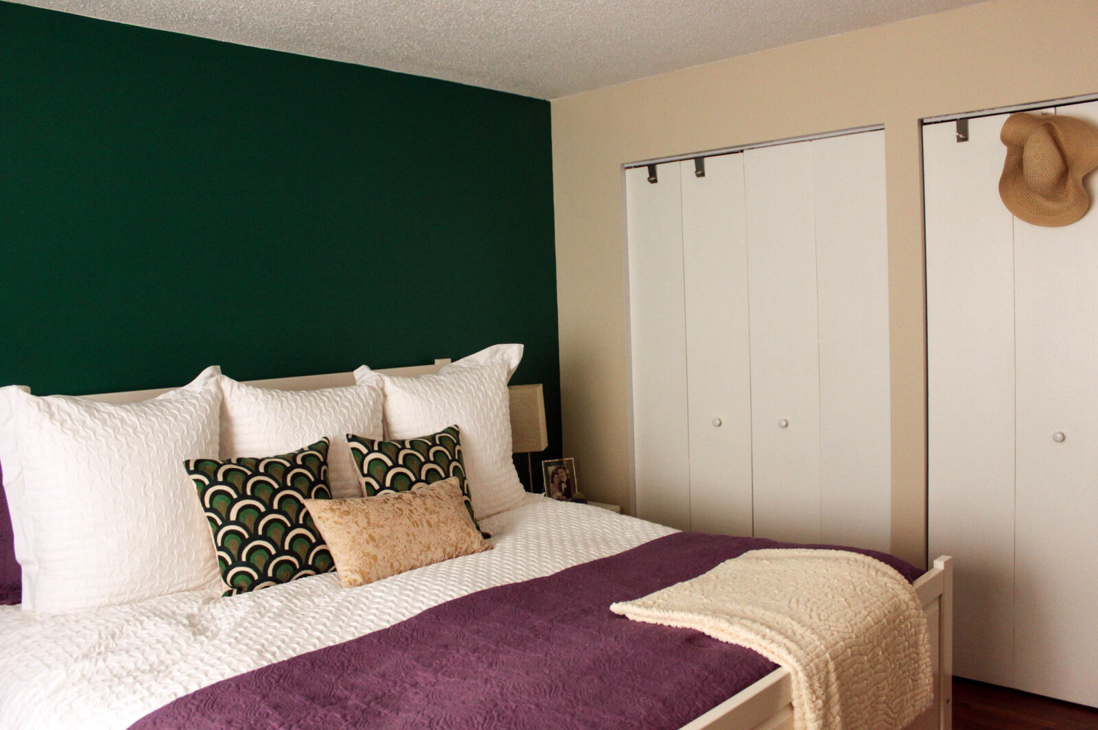 Canon EF-S 18-55mm F3.5-5.6 IS sample photo. Bed, bedding, bedroom, blankets photography