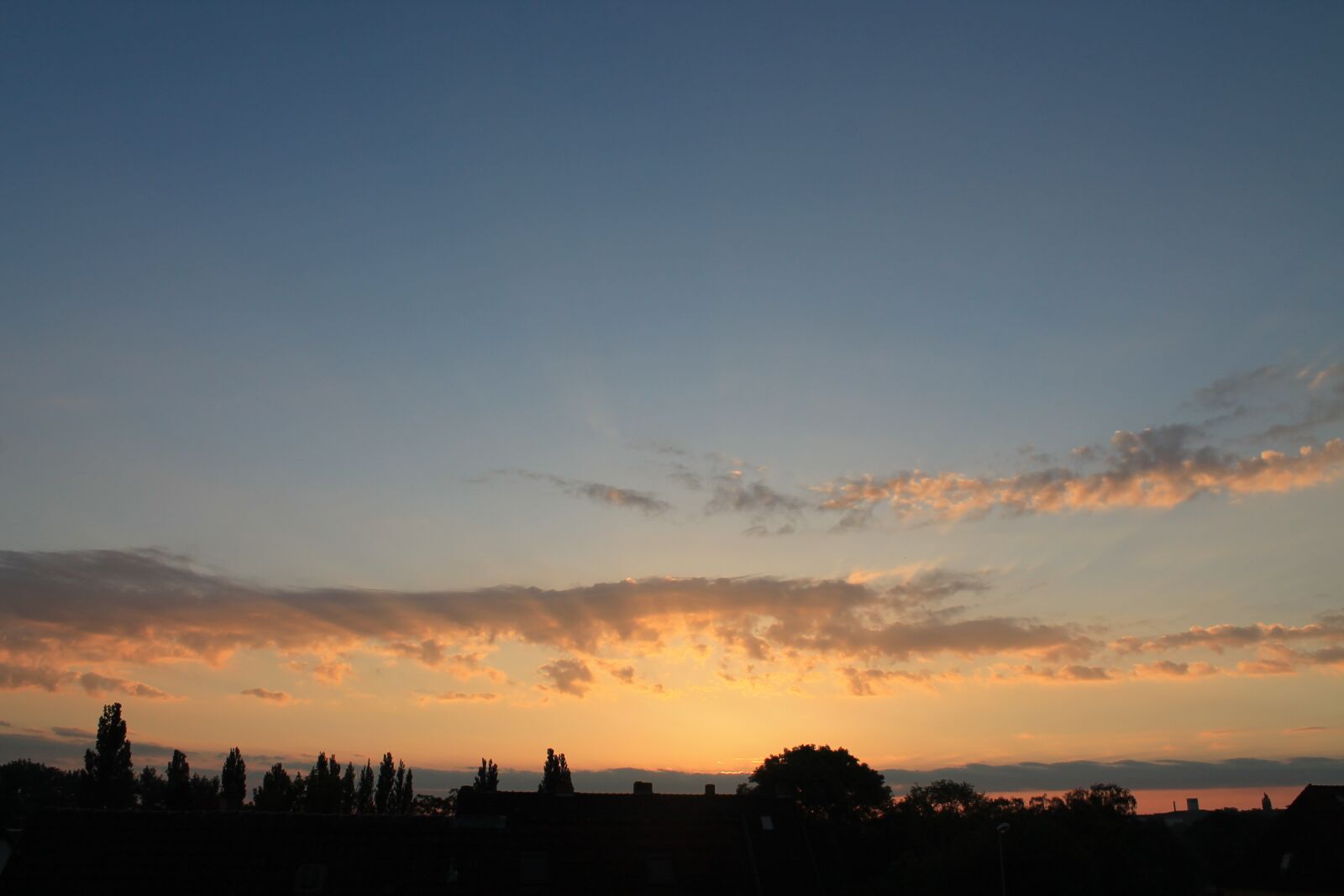 Canon EOS 1100D (EOS Rebel T3 / EOS Kiss X50) sample photo. Sky, evening sky, clouds photography