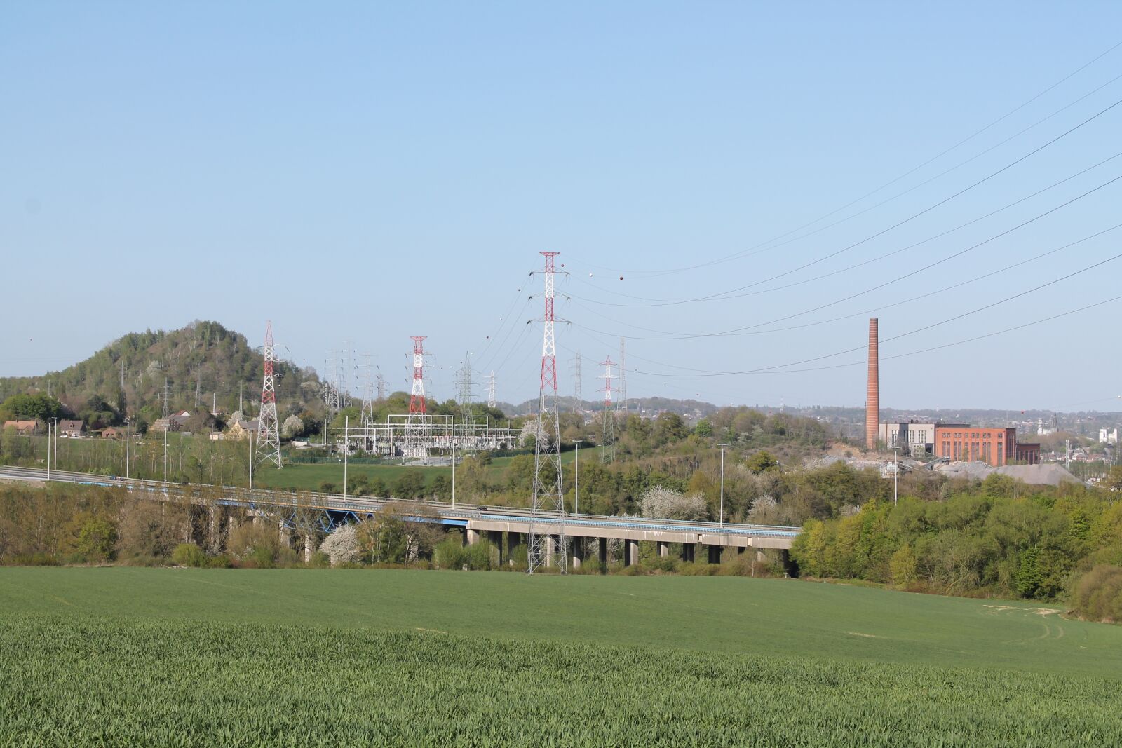 Canon EOS 1100D (EOS Rebel T3 / EOS Kiss X50) sample photo. Central electric, bing, landscape photography