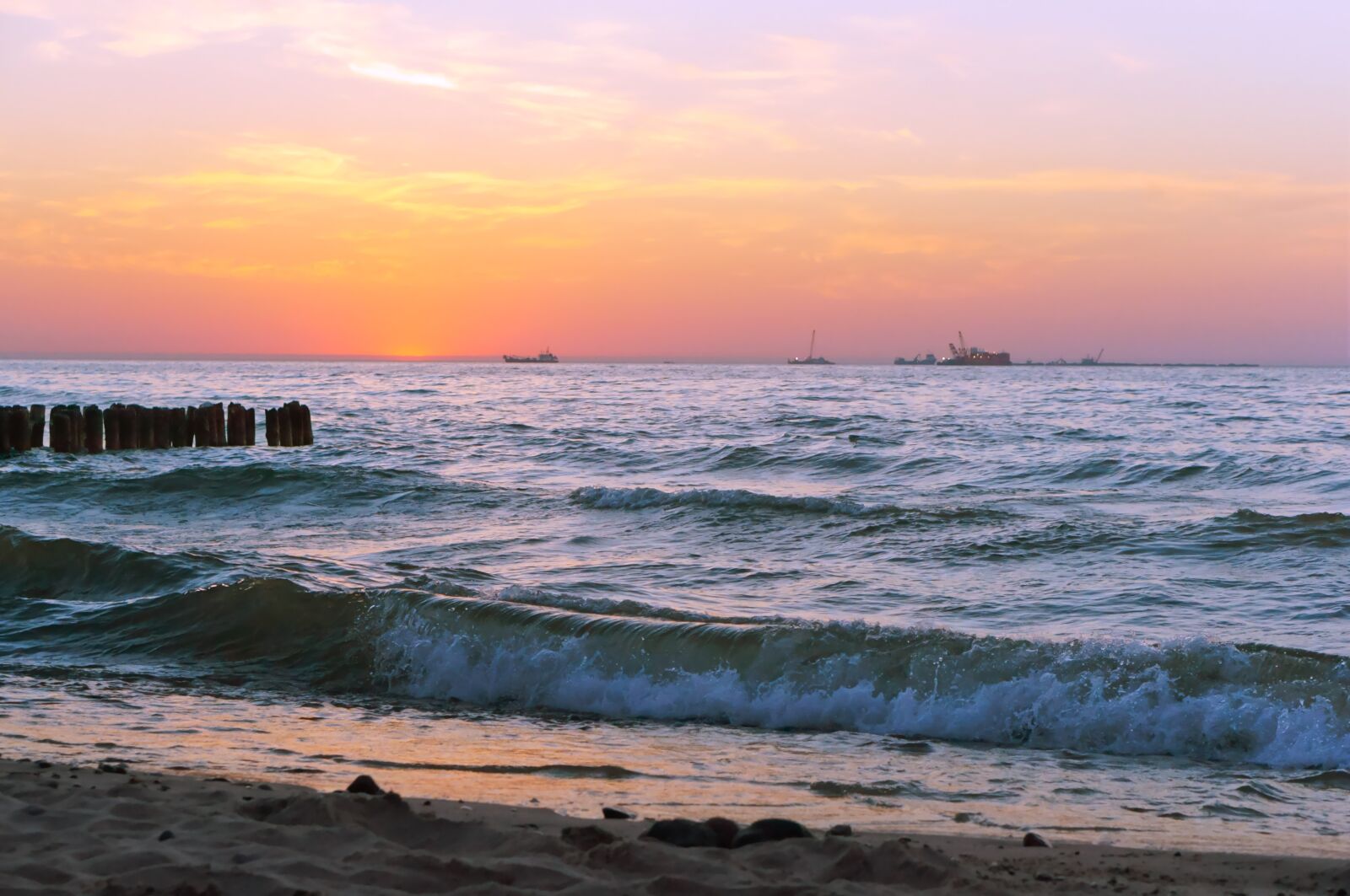 Sony Alpha NEX-3N + E 50mm F1.8 OSS sample photo. Sunset, sea, beach photography