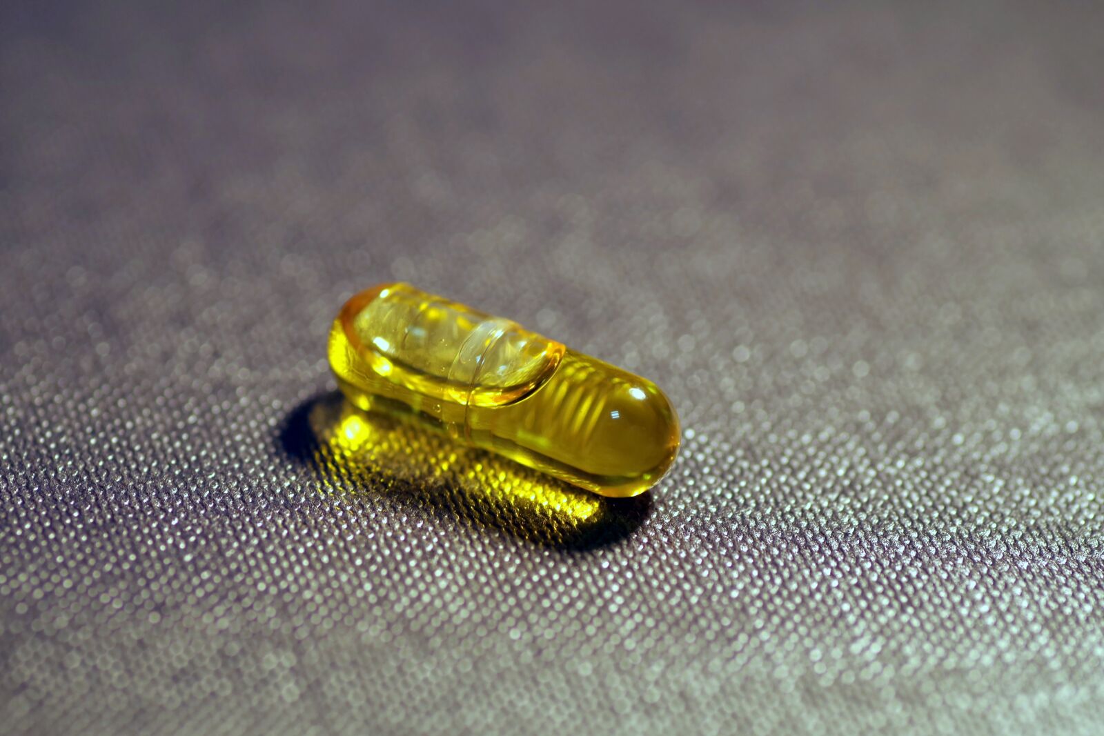 Pentax K-S2 sample photo. The pill, capsule, cure photography