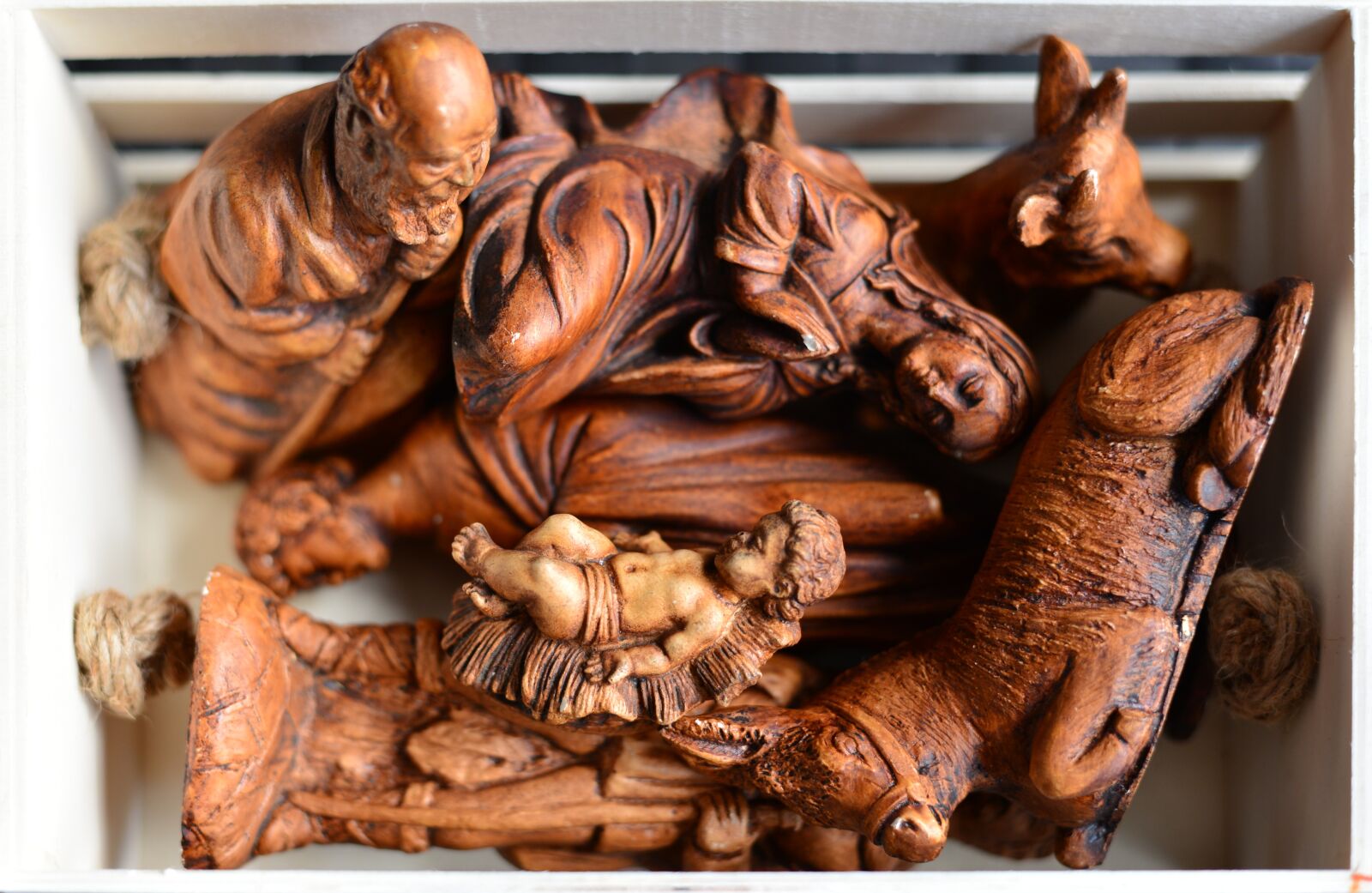 Nikon D610 sample photo. Christmas crib figures, christmas photography