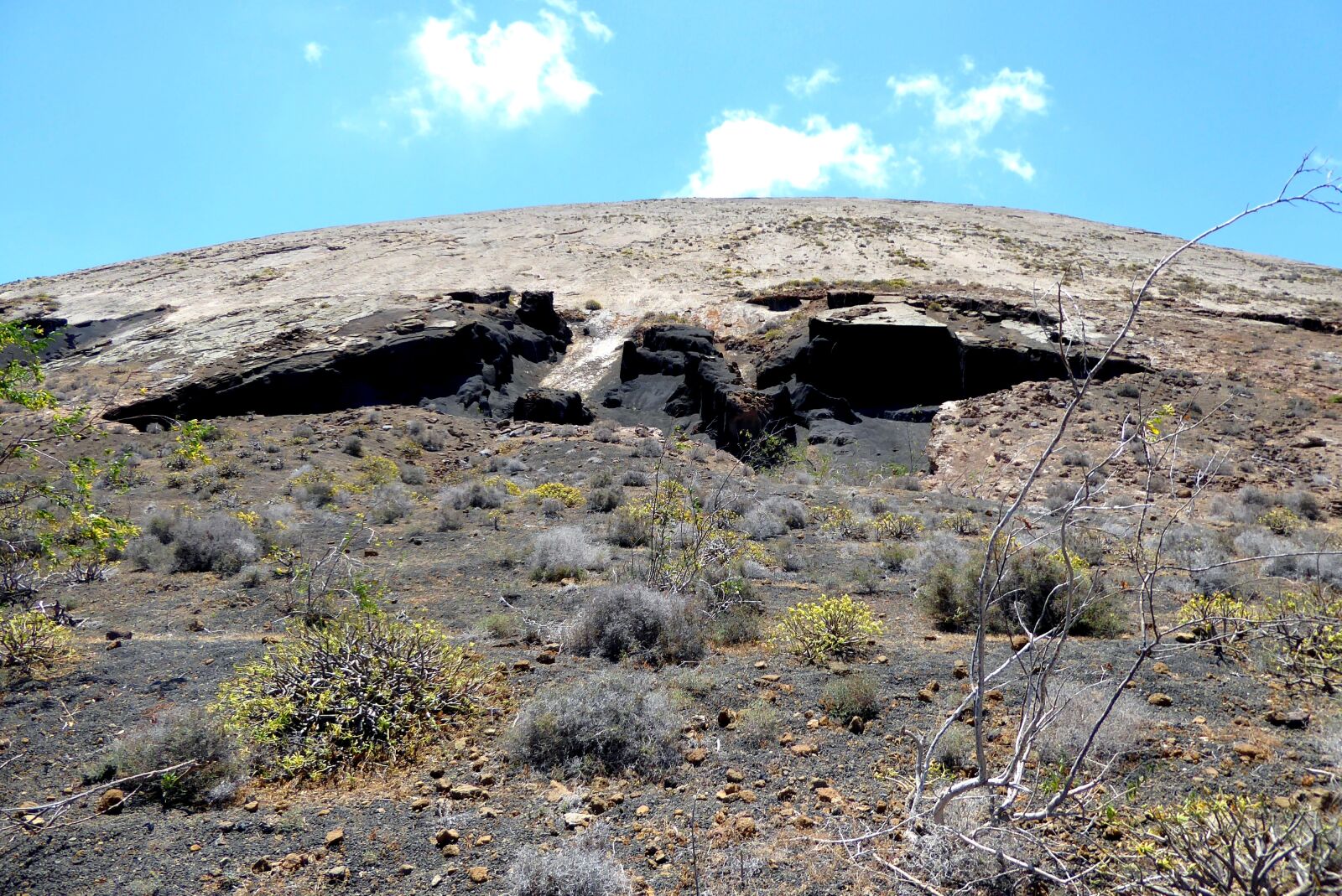 Panasonic DMC-TZ71 sample photo. Lanzarote, canary islands, volcanic photography