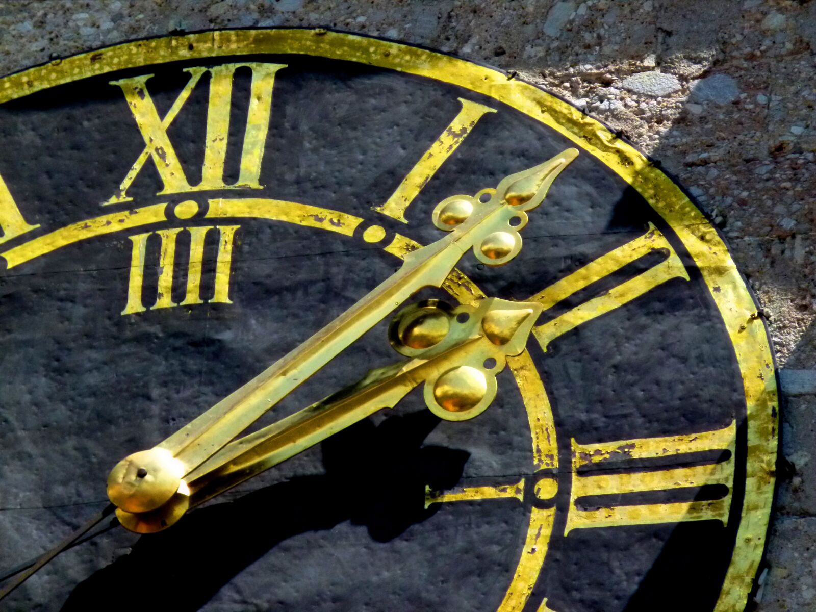 Panasonic Lumix DMC-FZ100 sample photo. Clock, dial, detail photography
