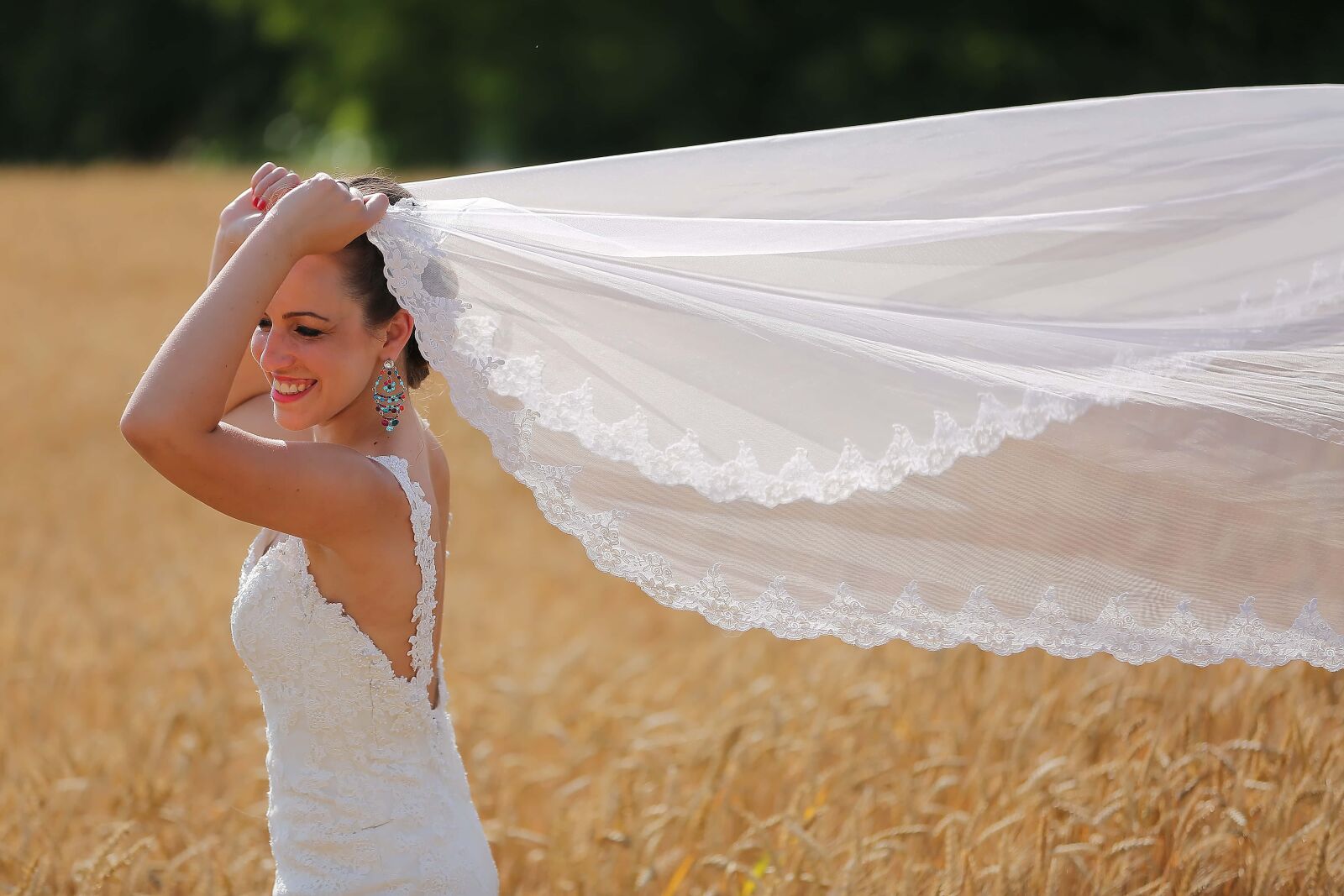 Canon EOS 5D Mark III sample photo. Wedding dress, veil, happiness photography