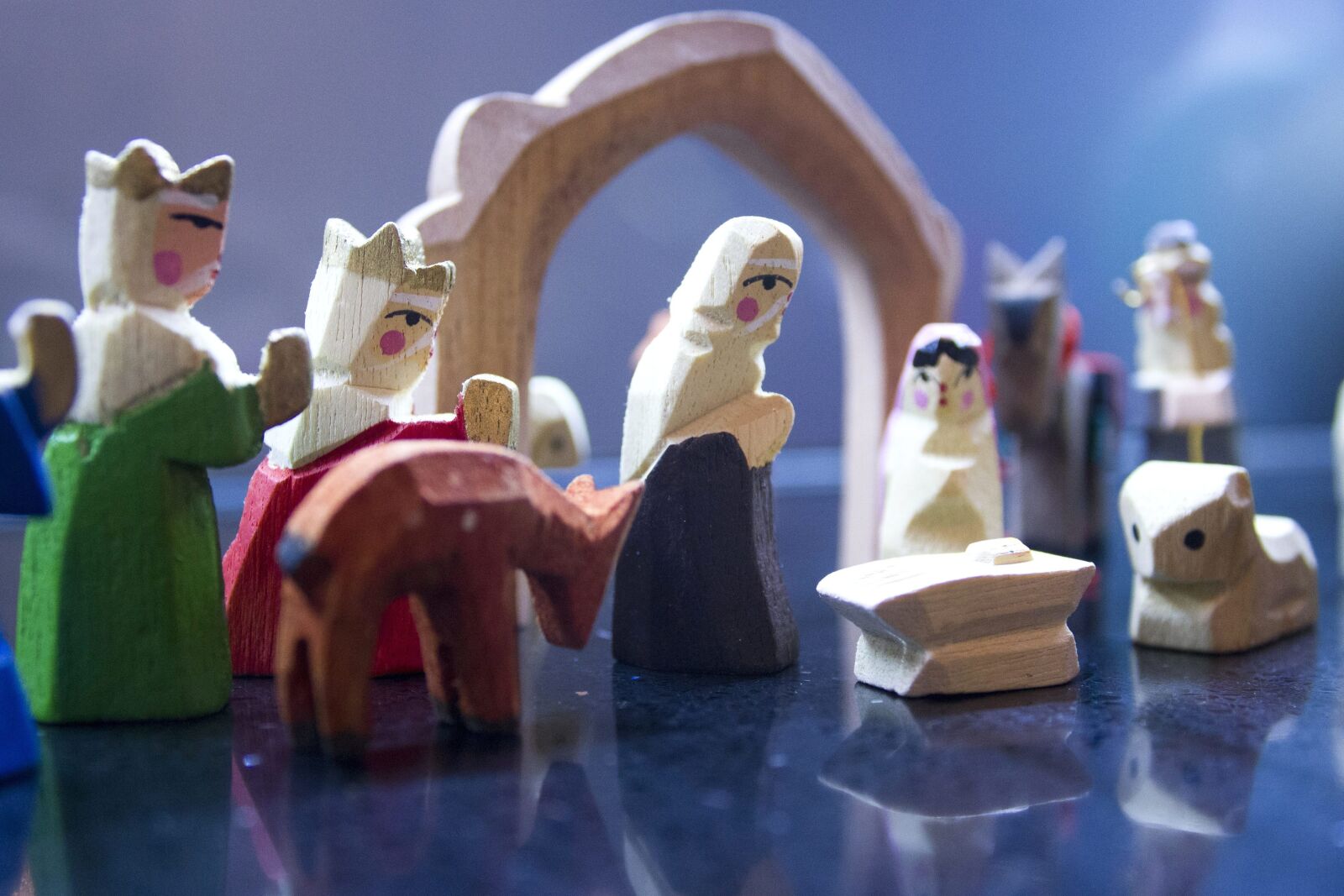 Canon EOS 550D (EOS Rebel T2i / EOS Kiss X4) sample photo. Toy, colorful, wood, macro photography