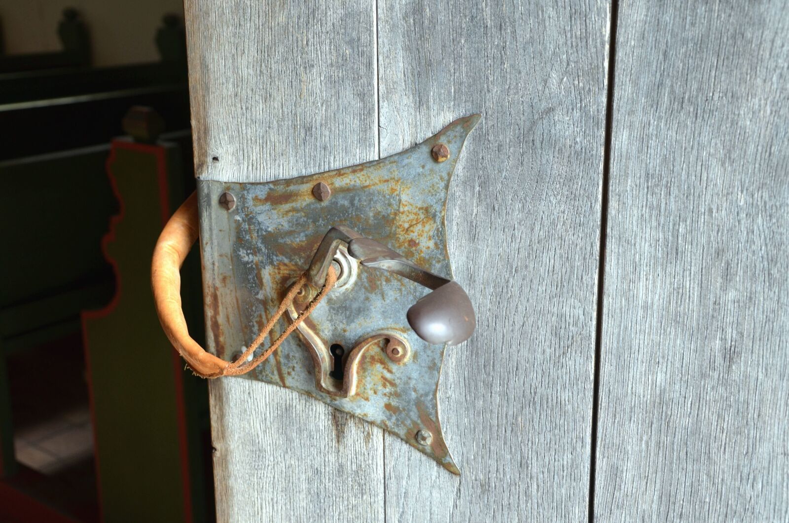 Nikon D5100 sample photo. Door, wood, lock, handle photography