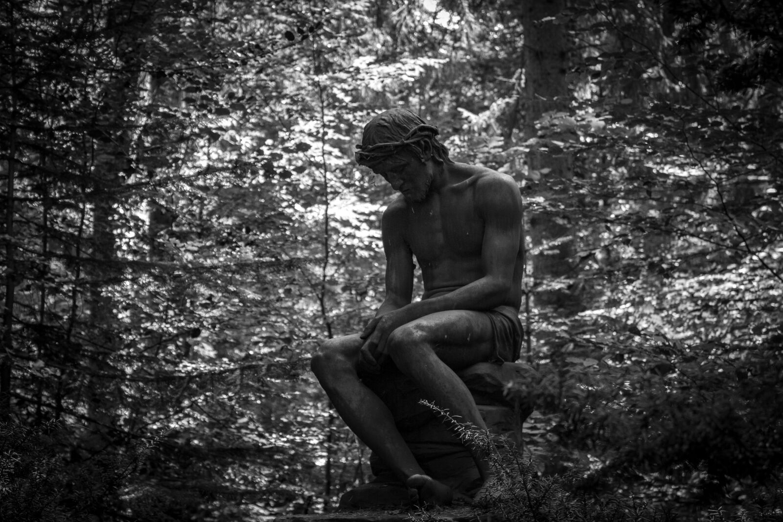Canon EOS 1200D (EOS Rebel T5 / EOS Kiss X70 / EOS Hi) sample photo. Statue, black white, cemetery photography