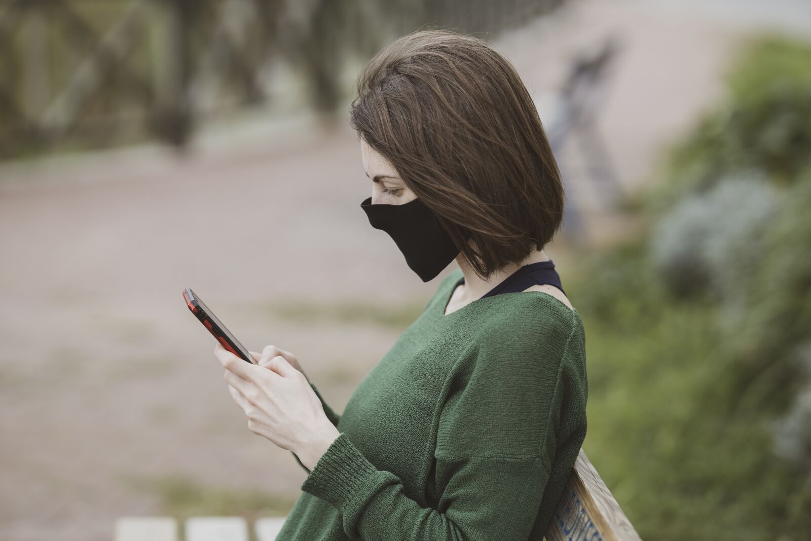 Canon EOS R + Canon RF 85mm F1.2L USM sample photo. Mask, coronavirus, quarantine photography