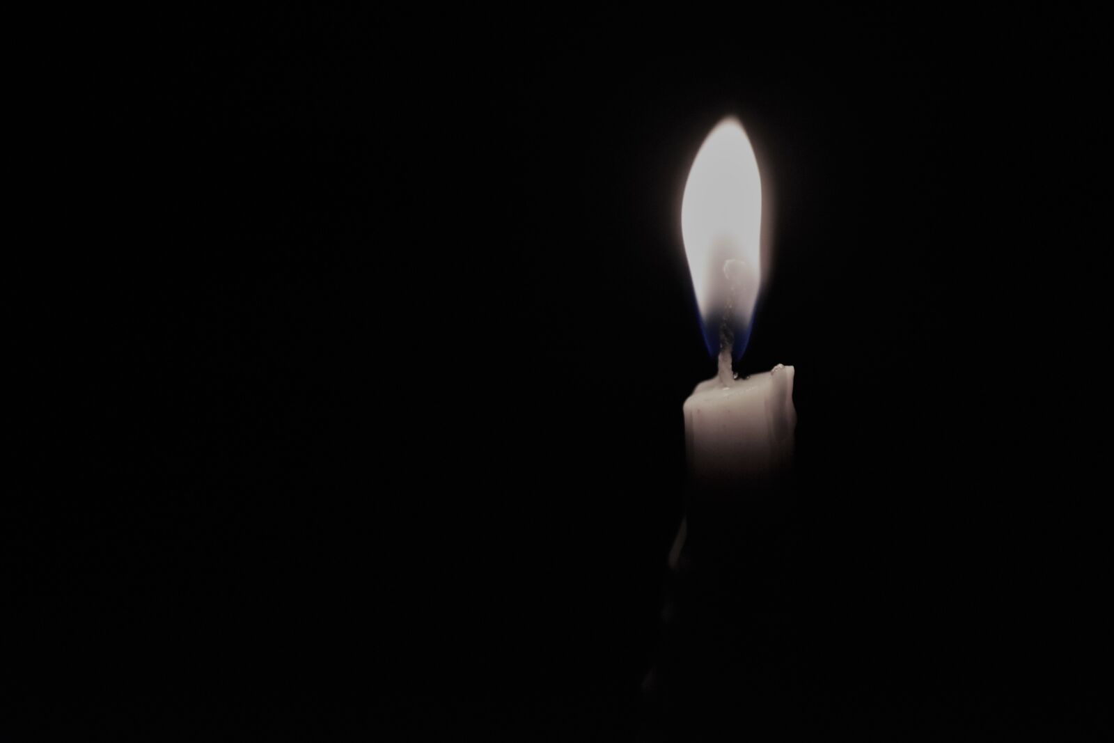 Nikon D3400 sample photo. Candle, dark, light photography