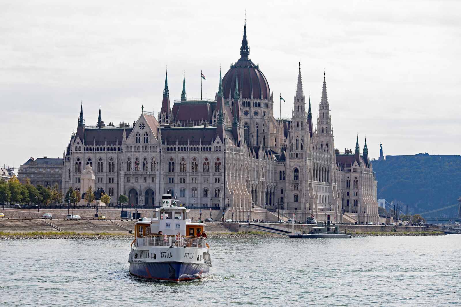 Canon EOS 6D Mark II sample photo. Budapest, danube, hungary photography