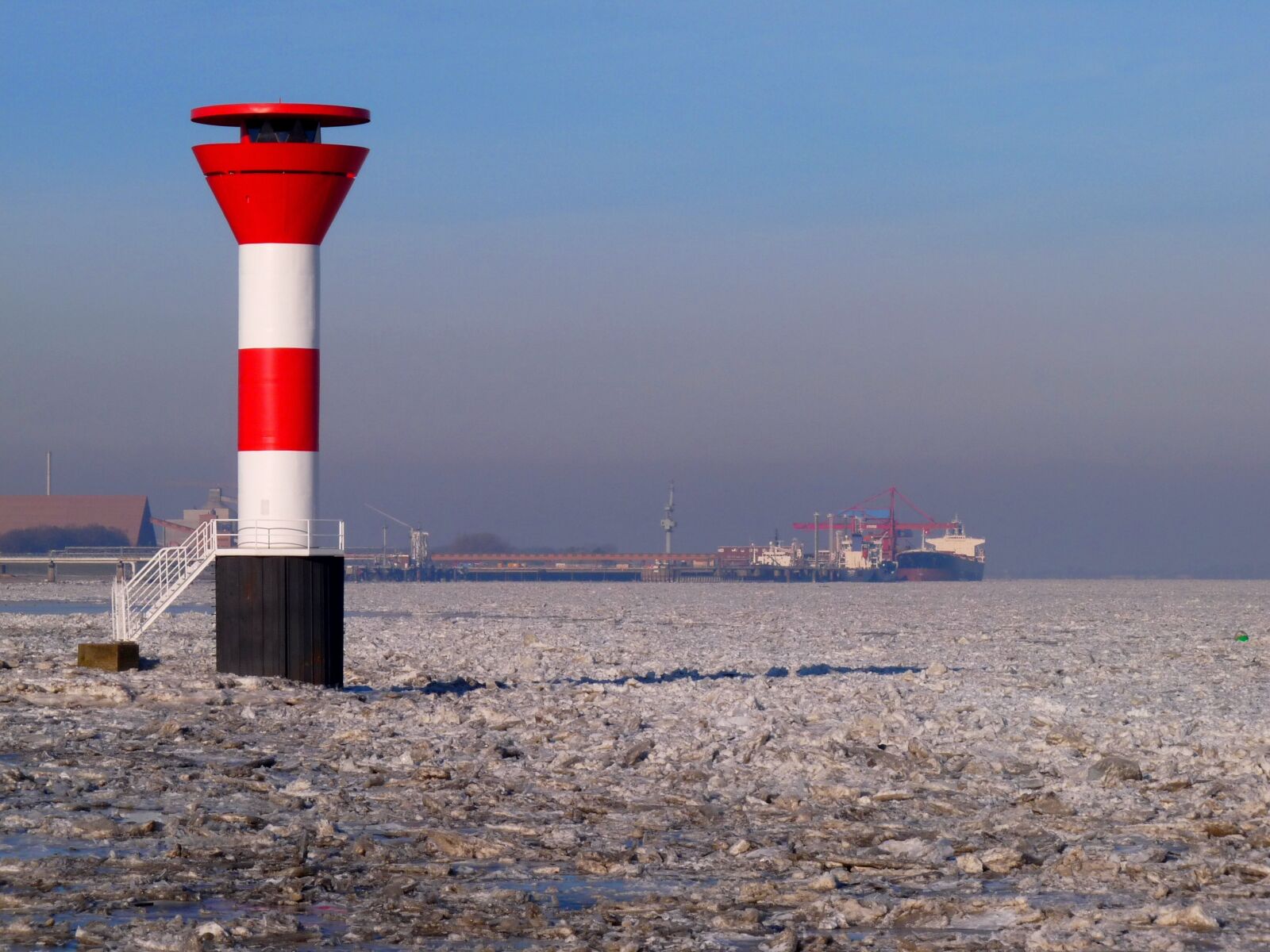 Panasonic Lumix DMC-FZ28 sample photo. Winter, elbe, river photography