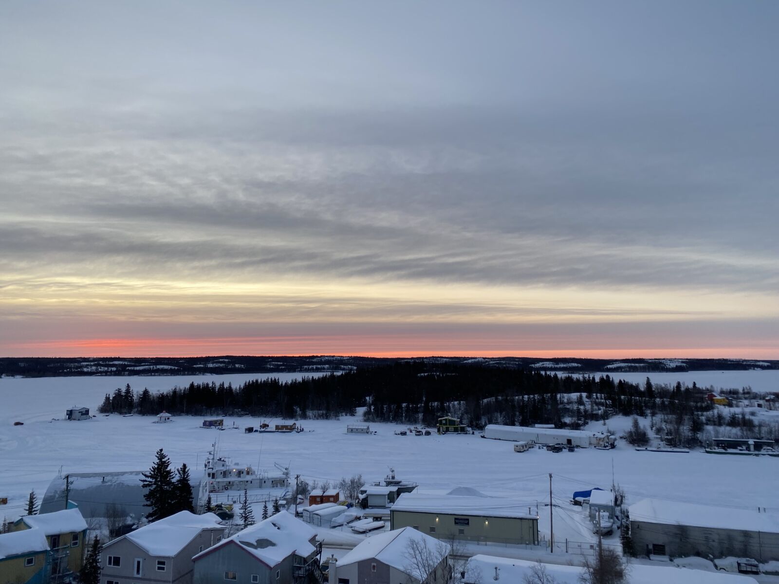 Apple iPhone 11 Pro sample photo. Dawn, people, winter landscapes photography